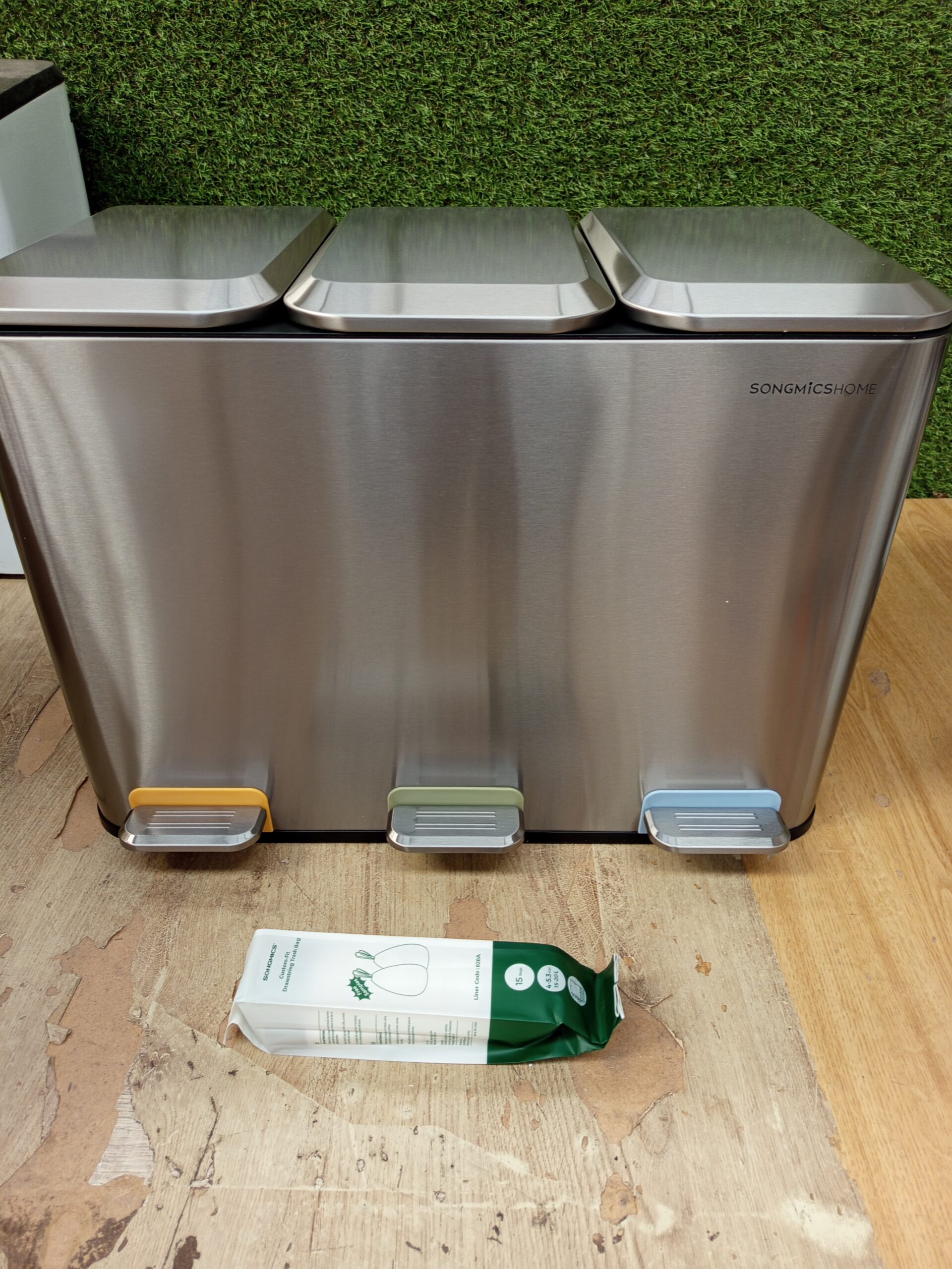 Cubo de basura SONGMICS LTB740E45. - Imagen 3