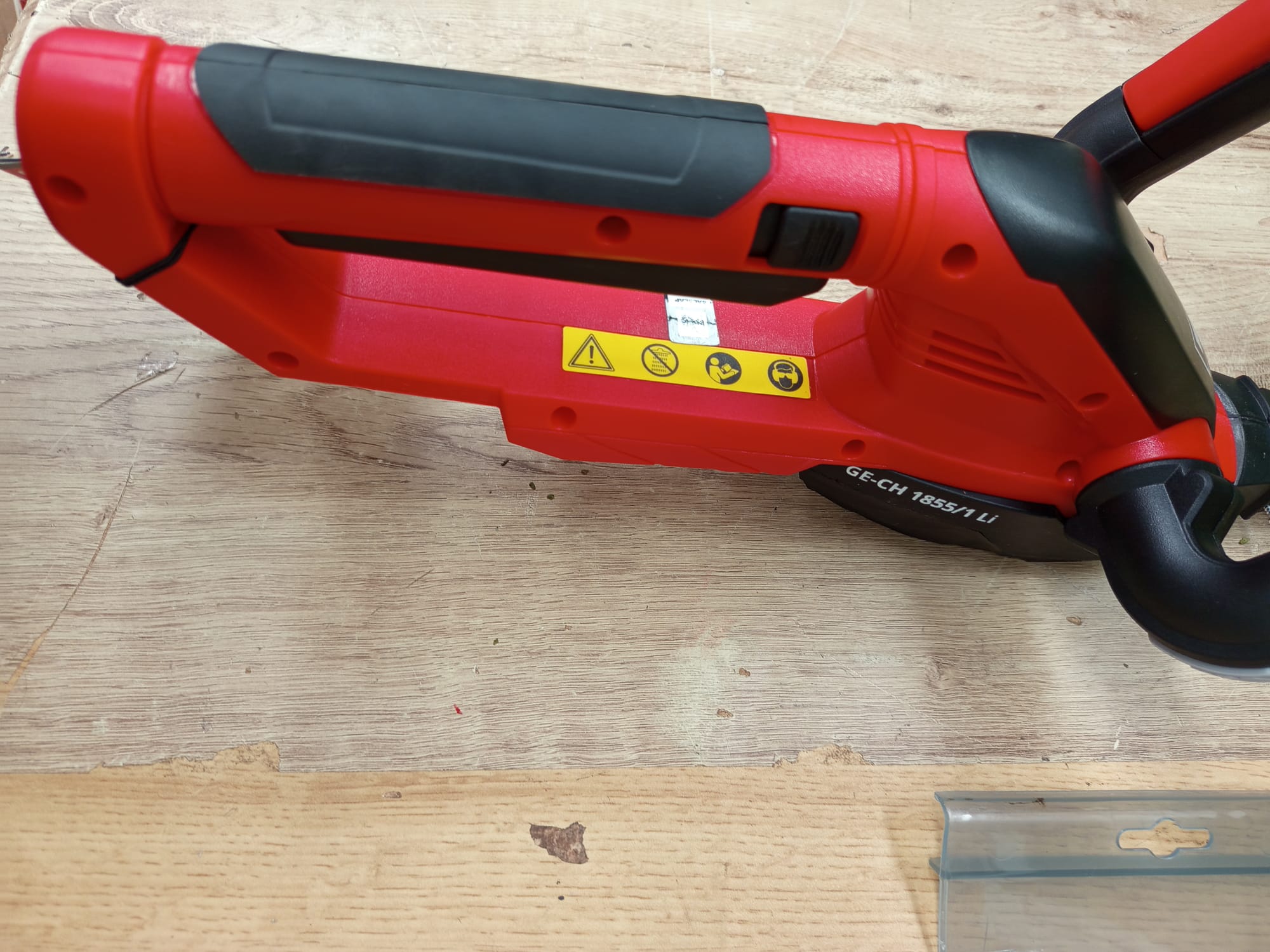 Einhell Cortasetos con batería GE-CH 1855/1 Li-Solo Power X-Change (18 V, 55 cm de longitud de corte, 18 mm distancia entre dientes, colector de recortes, sín batería). - Imagen 3