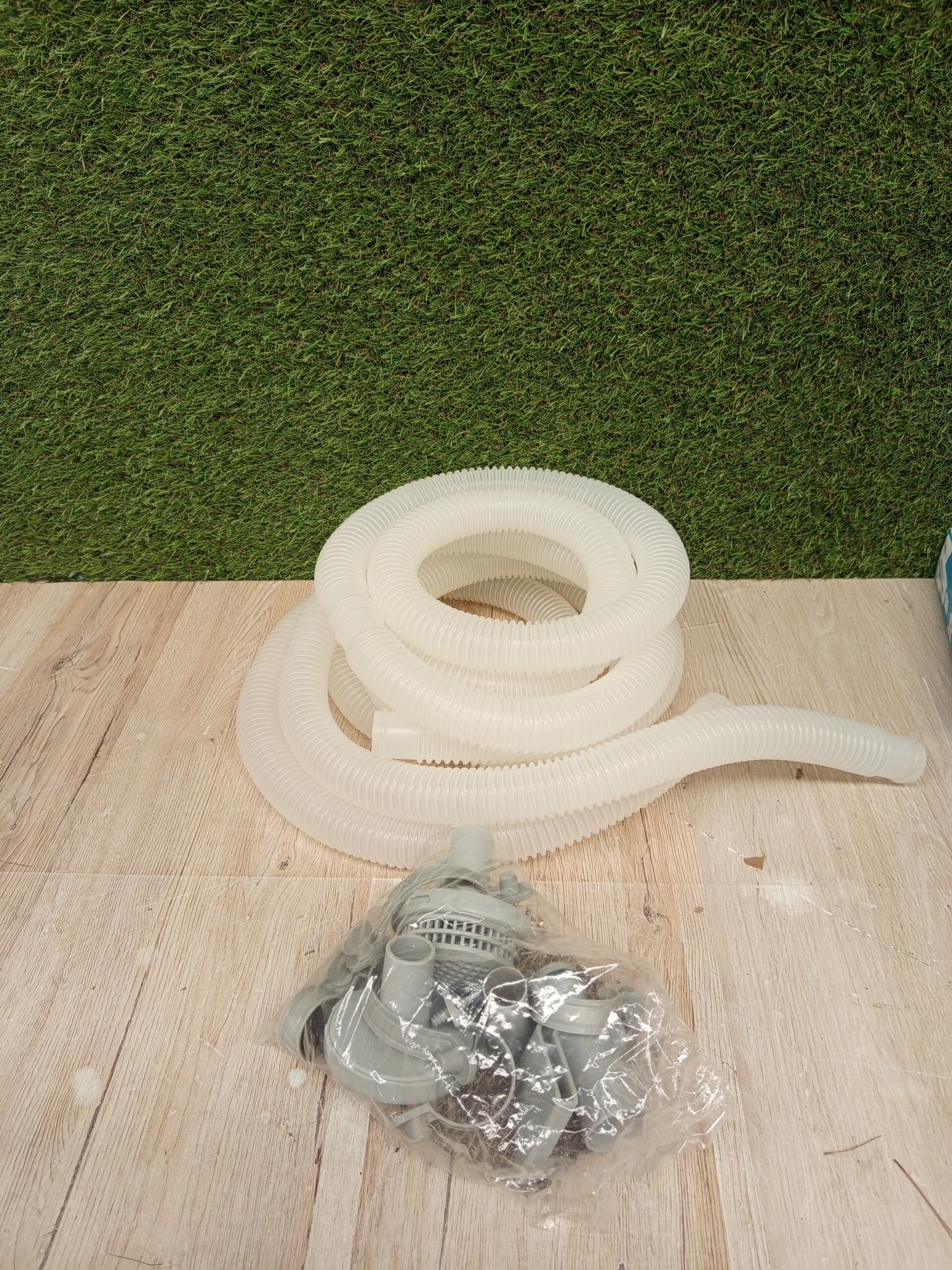 Intex 330 GPH Cartridge Filter Pump(220-240 Volt) - Imagen 2