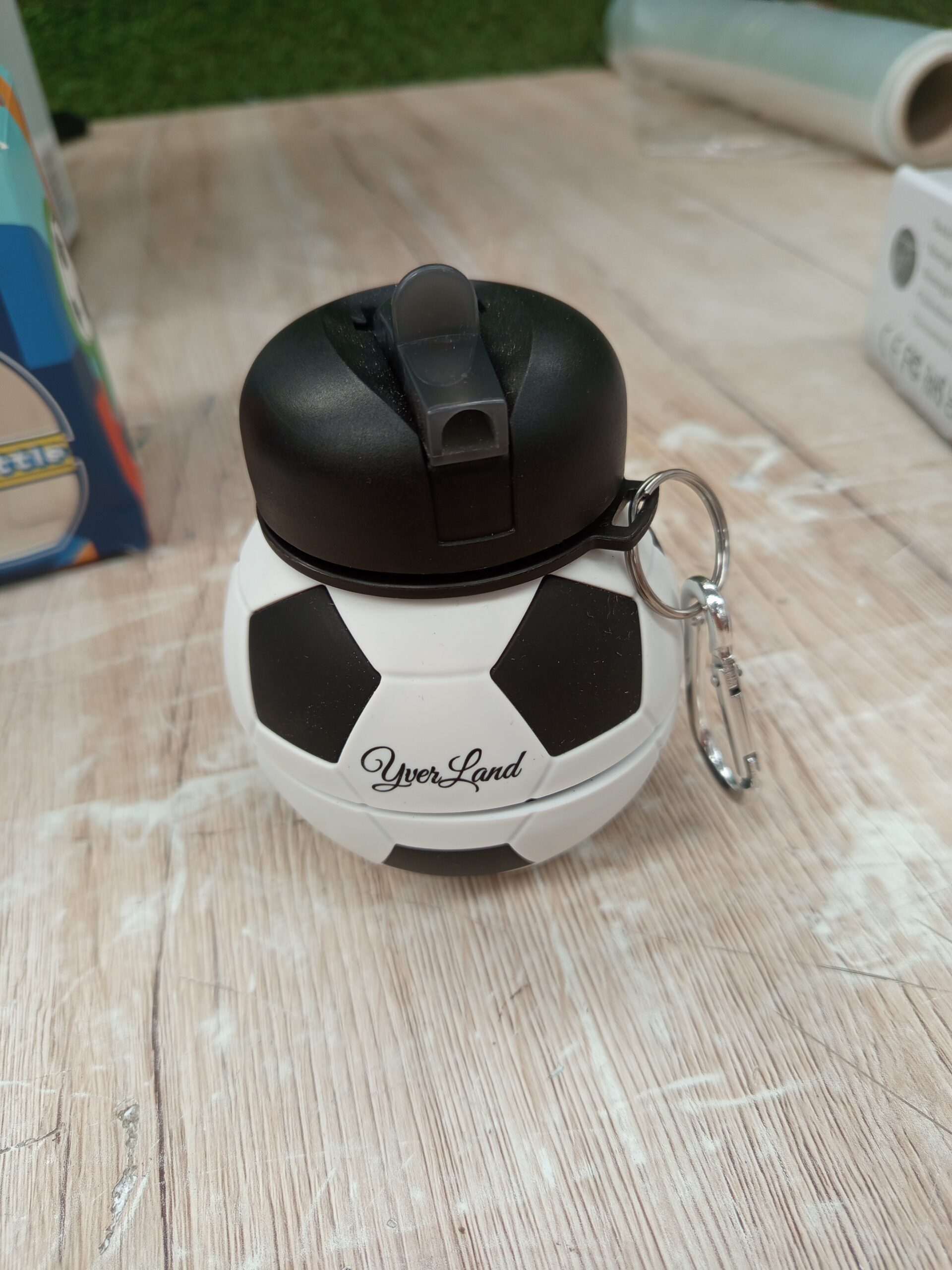 Botella de agua de fútbol, regalo único de fútbol para niños - Imagen 2