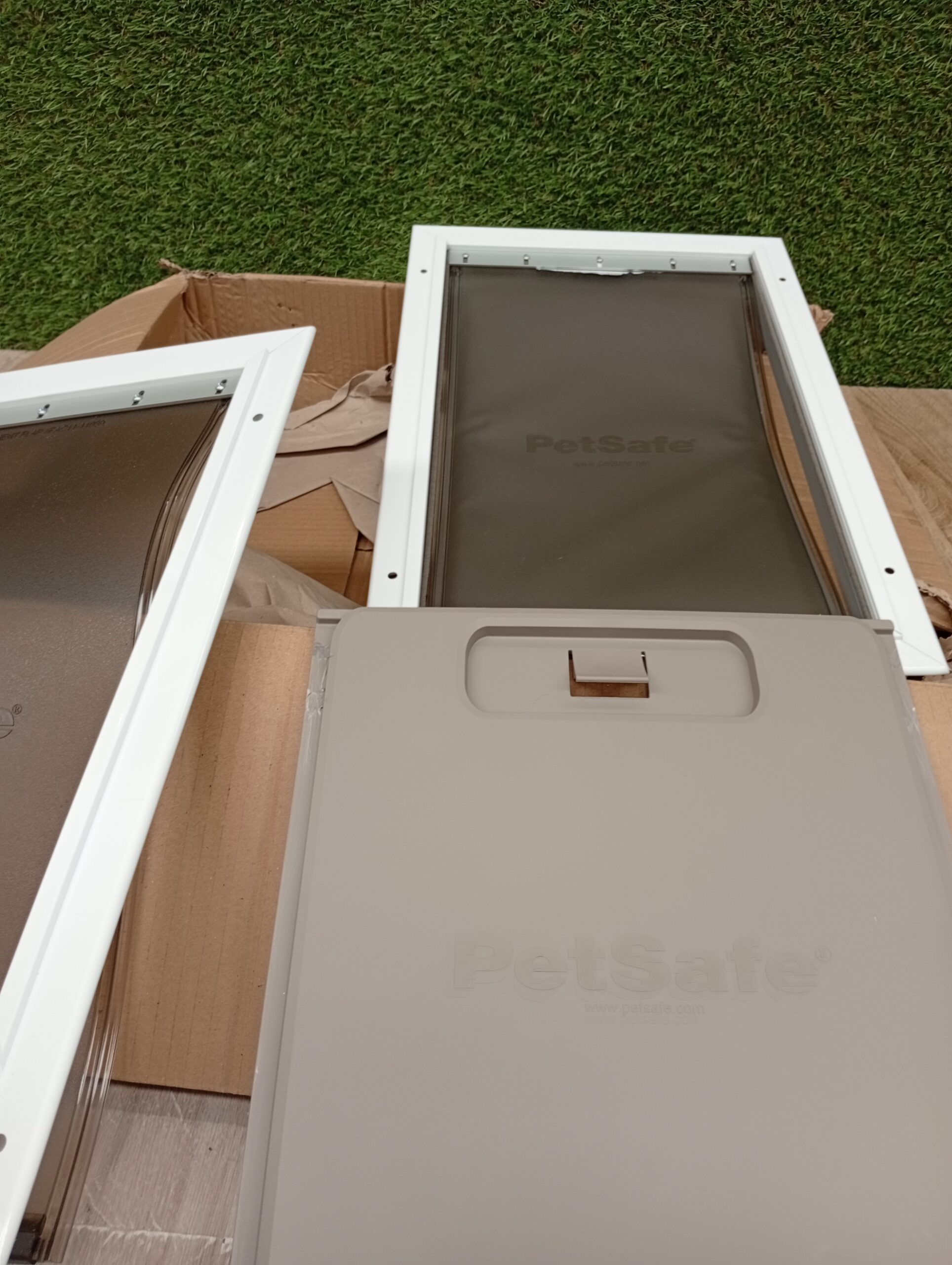 Puerta para mascotas - aluminio eficiente - PetSafe - Imagen 6