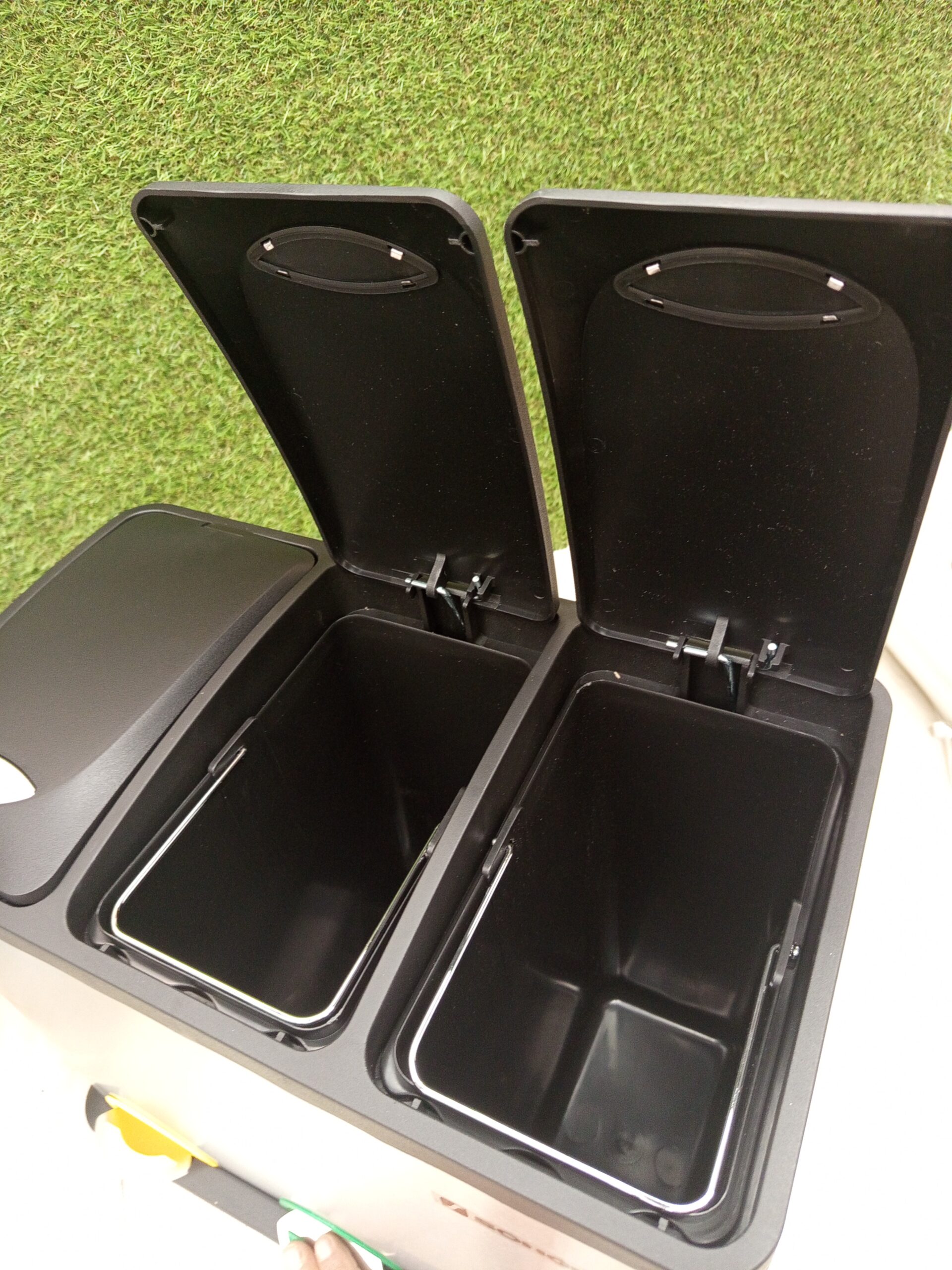 Cubo de Basura de Cocina Basurero Clasificador Papelera 3 x 8 L SONGMICS LTB24L - Imagen 7
