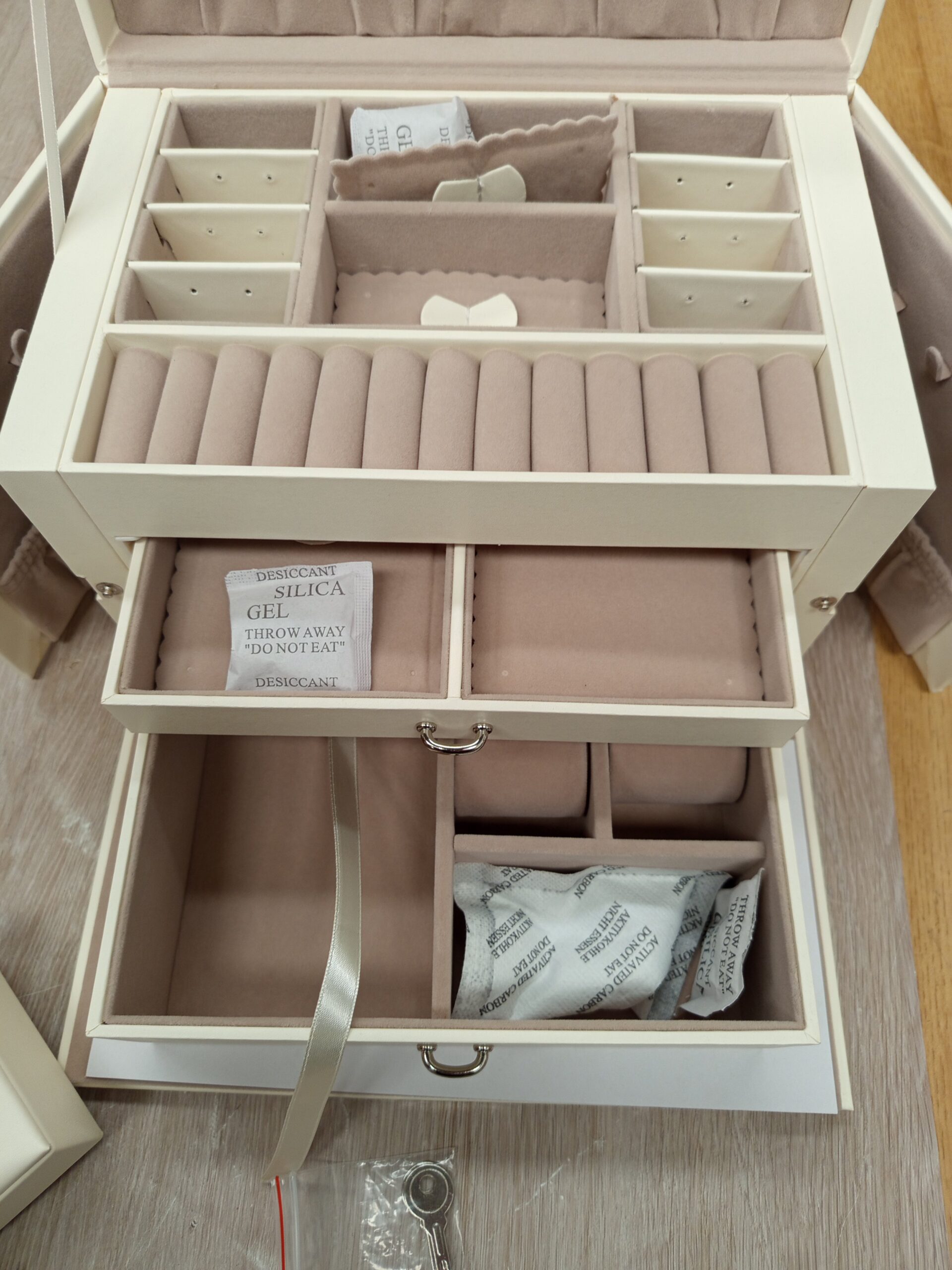 SONGMICS - Caja Joyero de 3 Niveles - JBC121W - Imagen 4