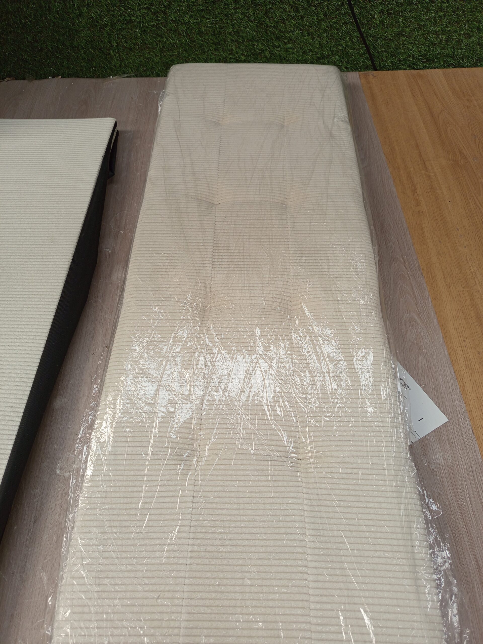 SONGMICS - Reposapiés con Almacenamiento - LSF604W01. - Imagen 4