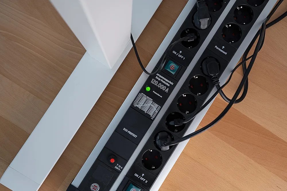 Regleta enchufes con USB - Premium-Protect-Line - Brennenstuhl - Imagen 2