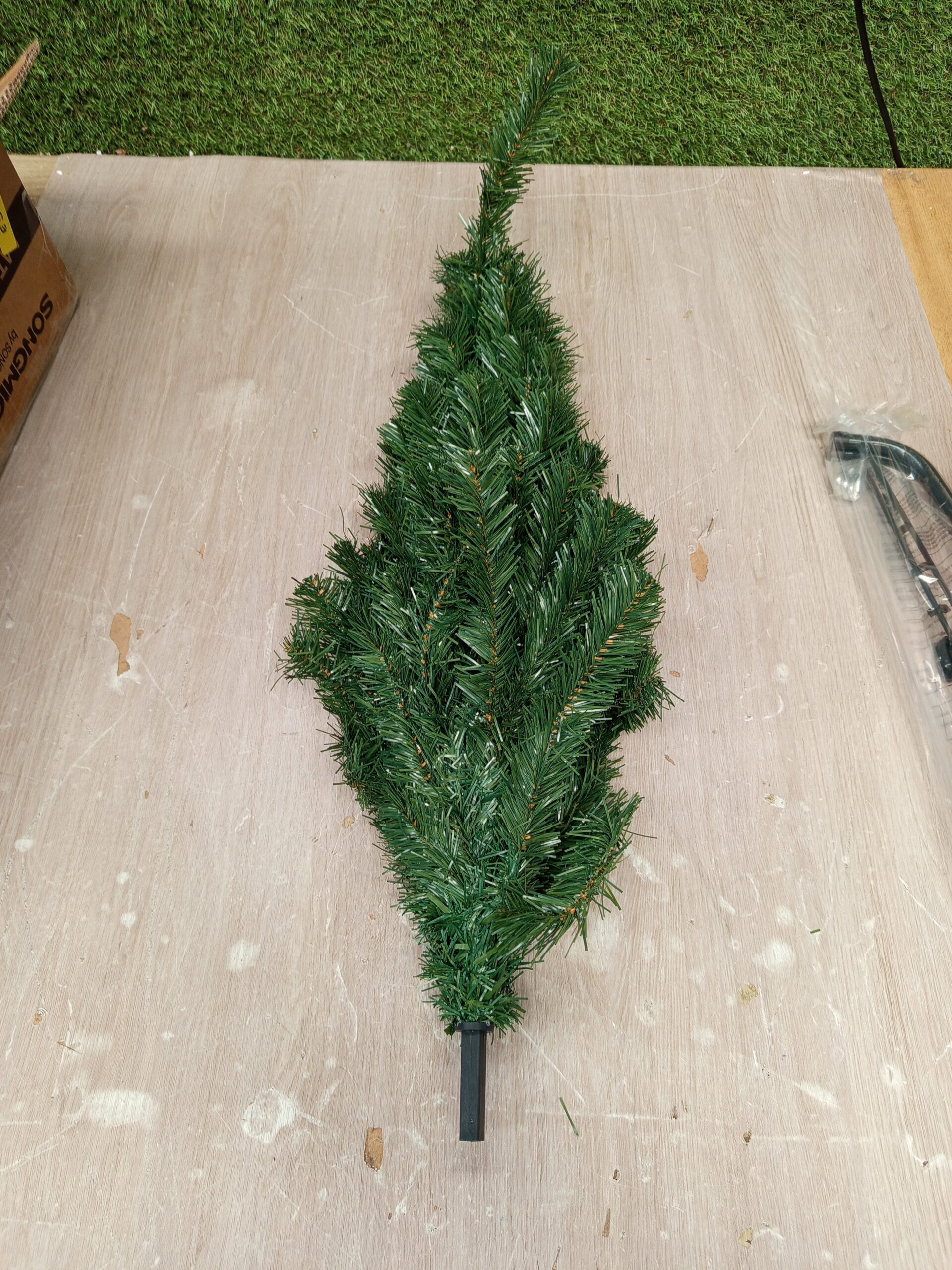SONGMICS LAT002CZ01 Árbol de Navidad Artificial. - Imagen 5
