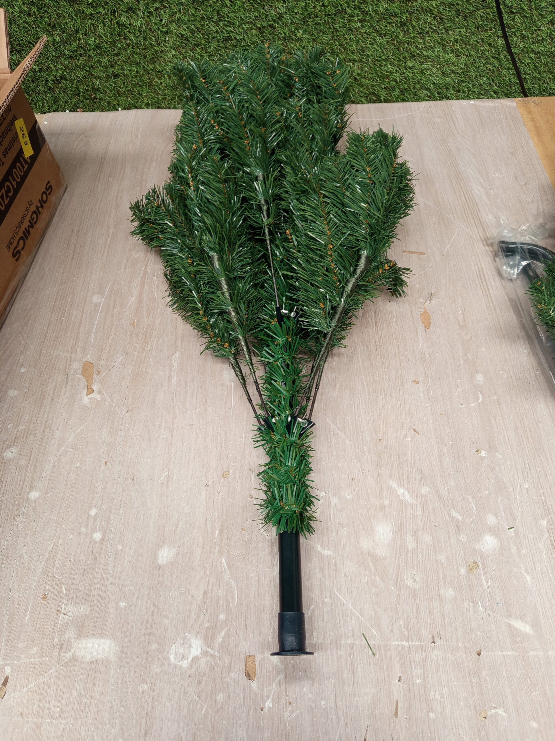 SONGMICS LAT002CZ01 Árbol de Navidad Artificial. - Imagen 3