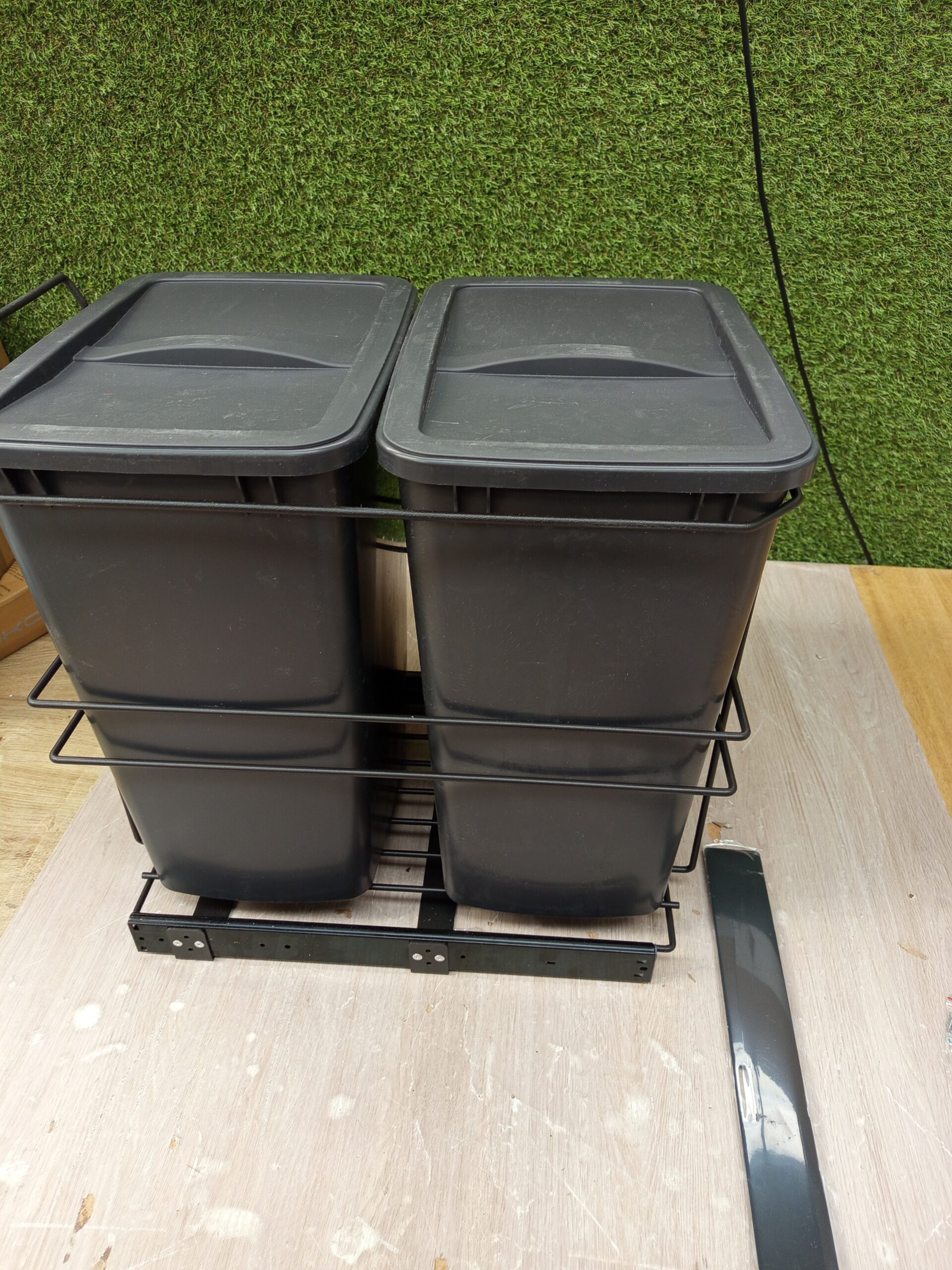 EMUCA - Contenedores de reciclaje. - Imagen 4