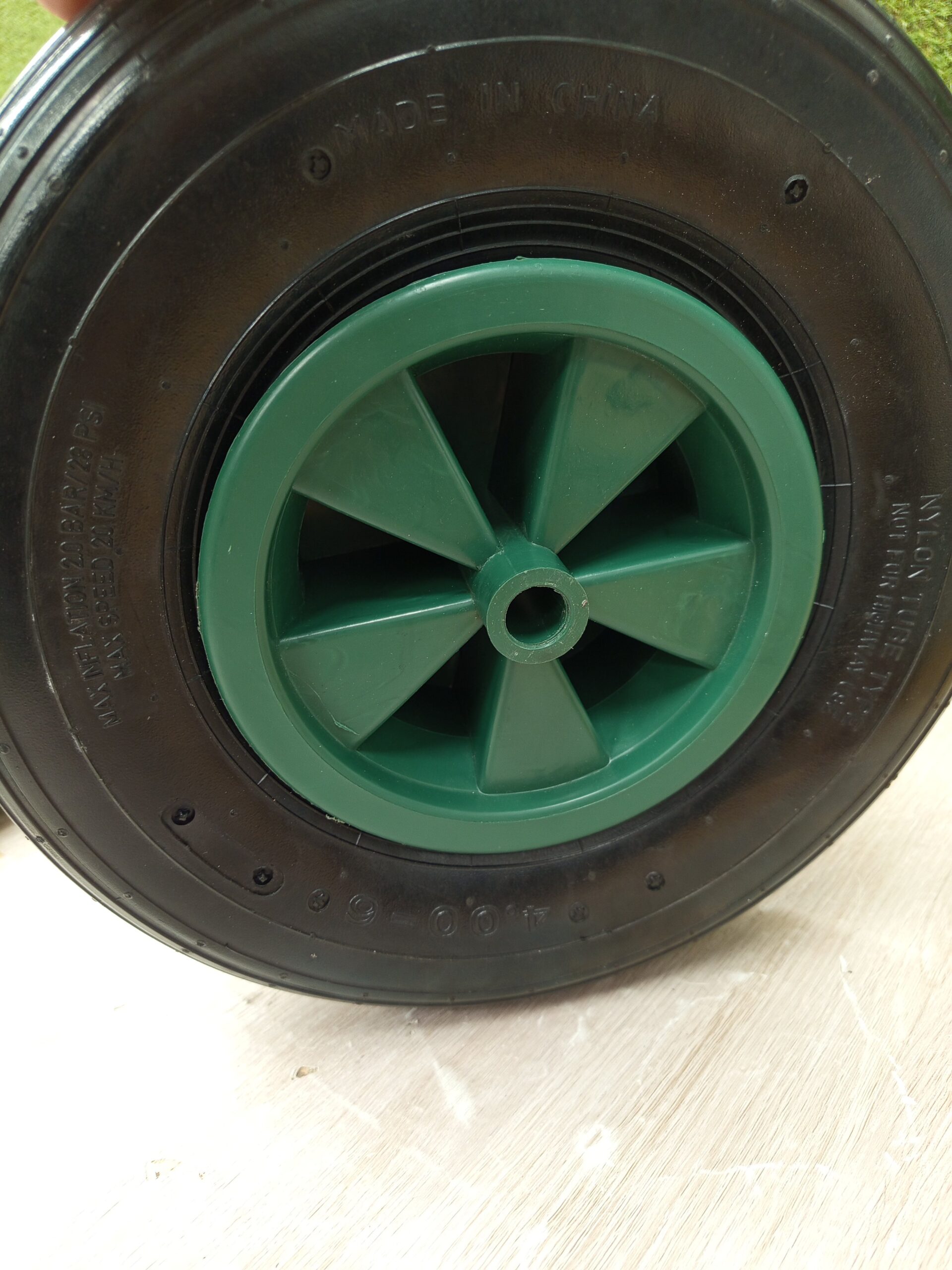 Rueda inflable verde WERKA PRO. - Imagen 3