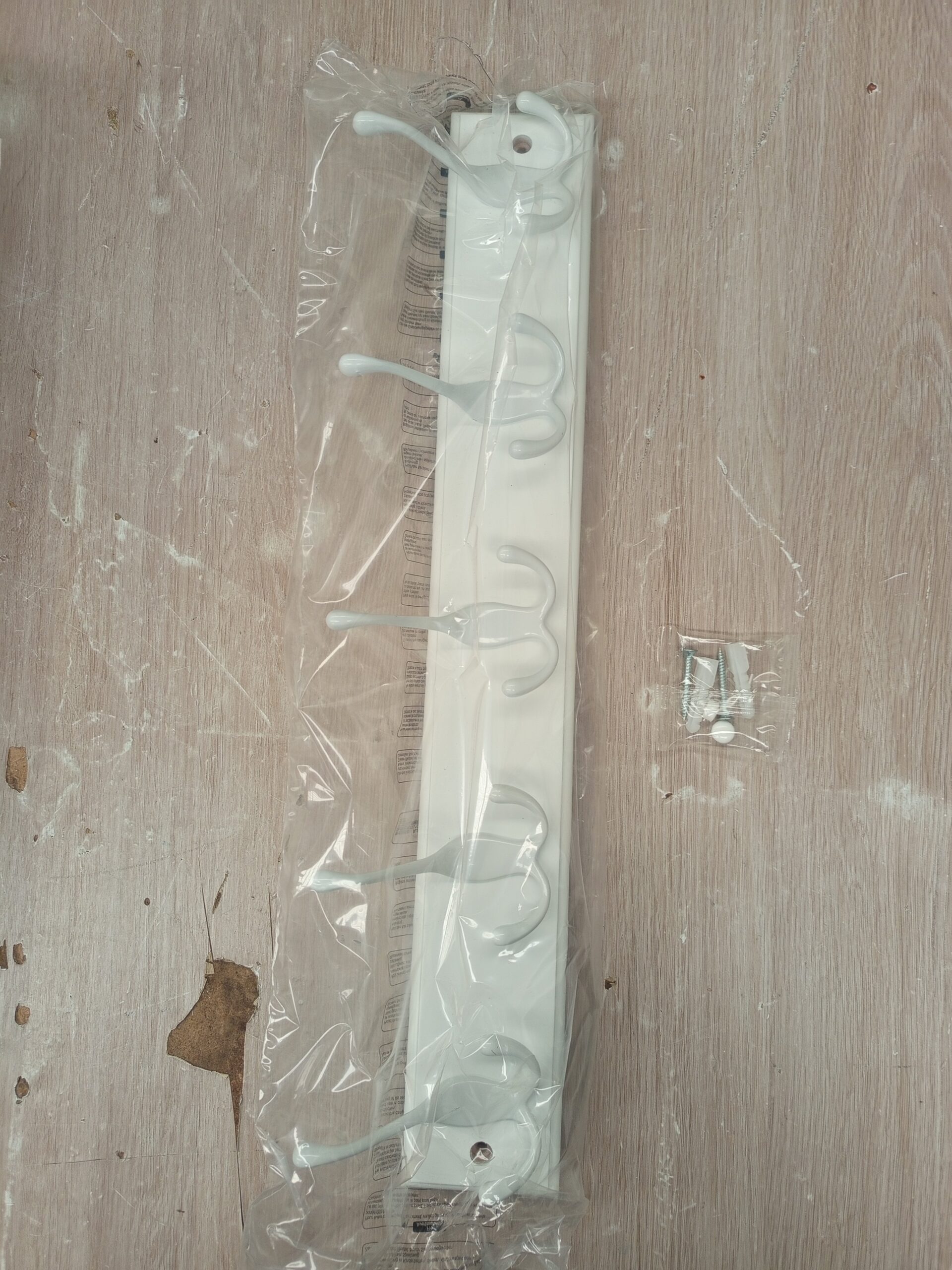 Perchero de pared SONGMICS LHR305W01. - Imagen 3