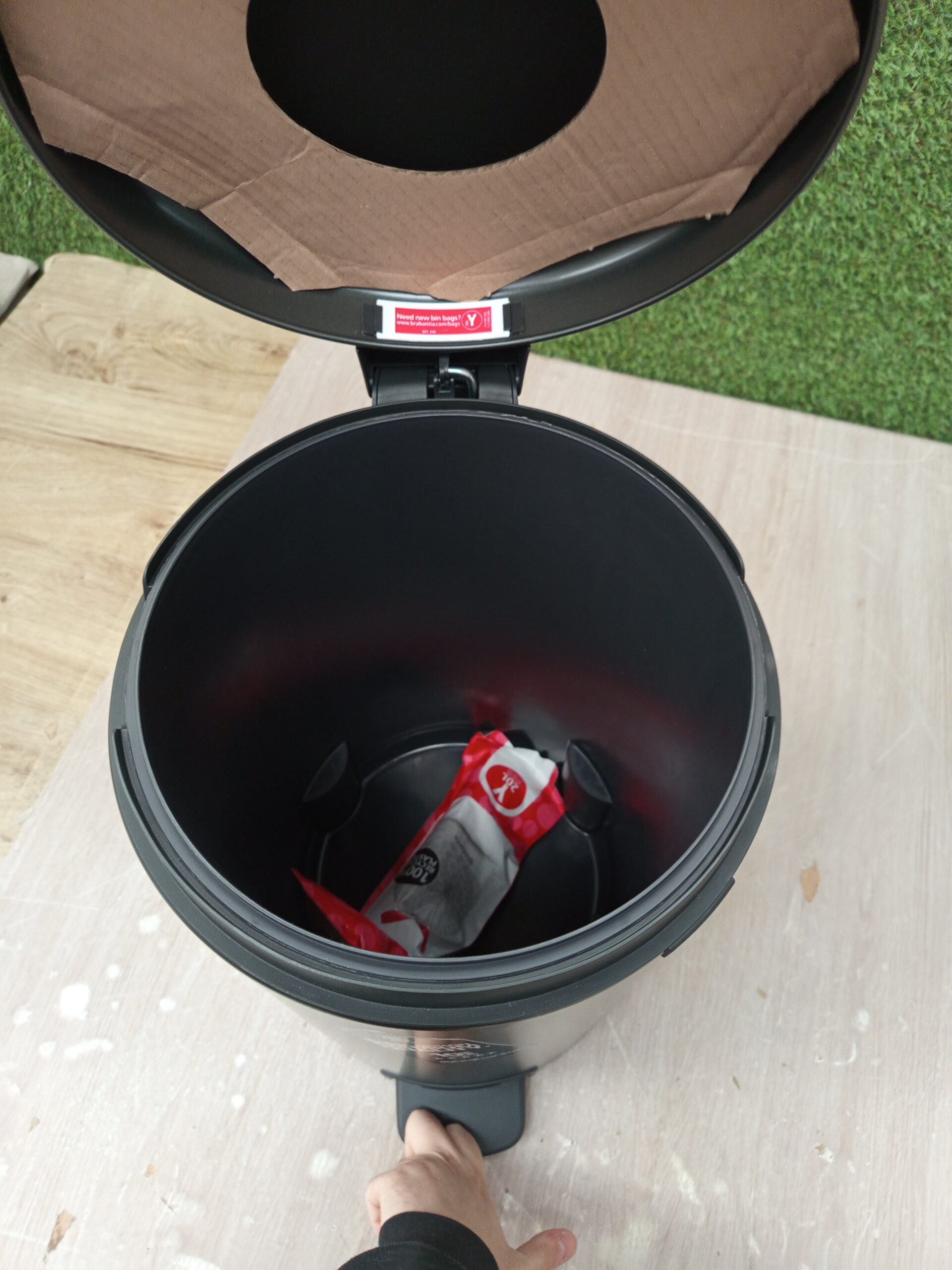 Brabantia NewIcon - Cubo de basura de pedal - Imagen 3