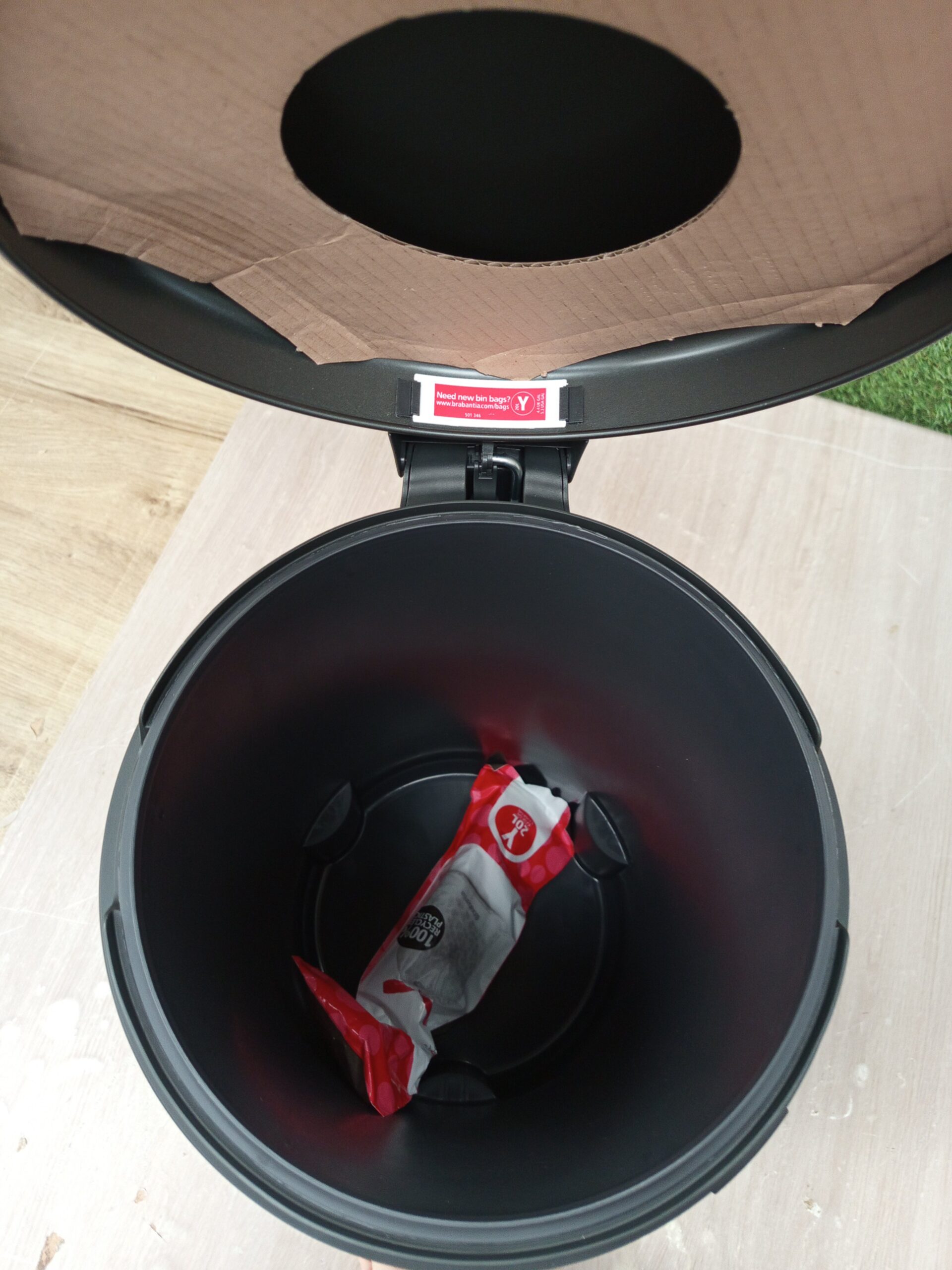 Brabantia NewIcon - Cubo de basura de pedal - Imagen 2