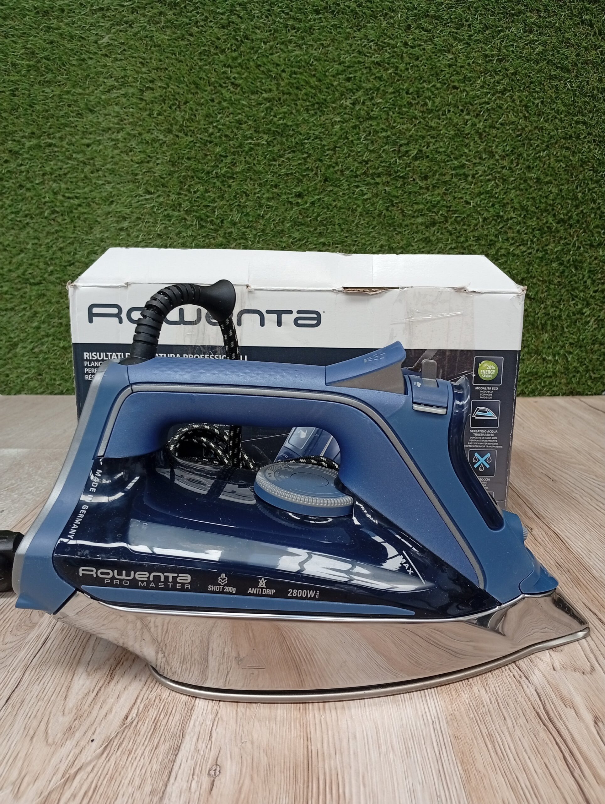 Plancha de ropa con golpe 200 vapor continuo de 40 g/min - Azul - Rowenta - Imagen 5