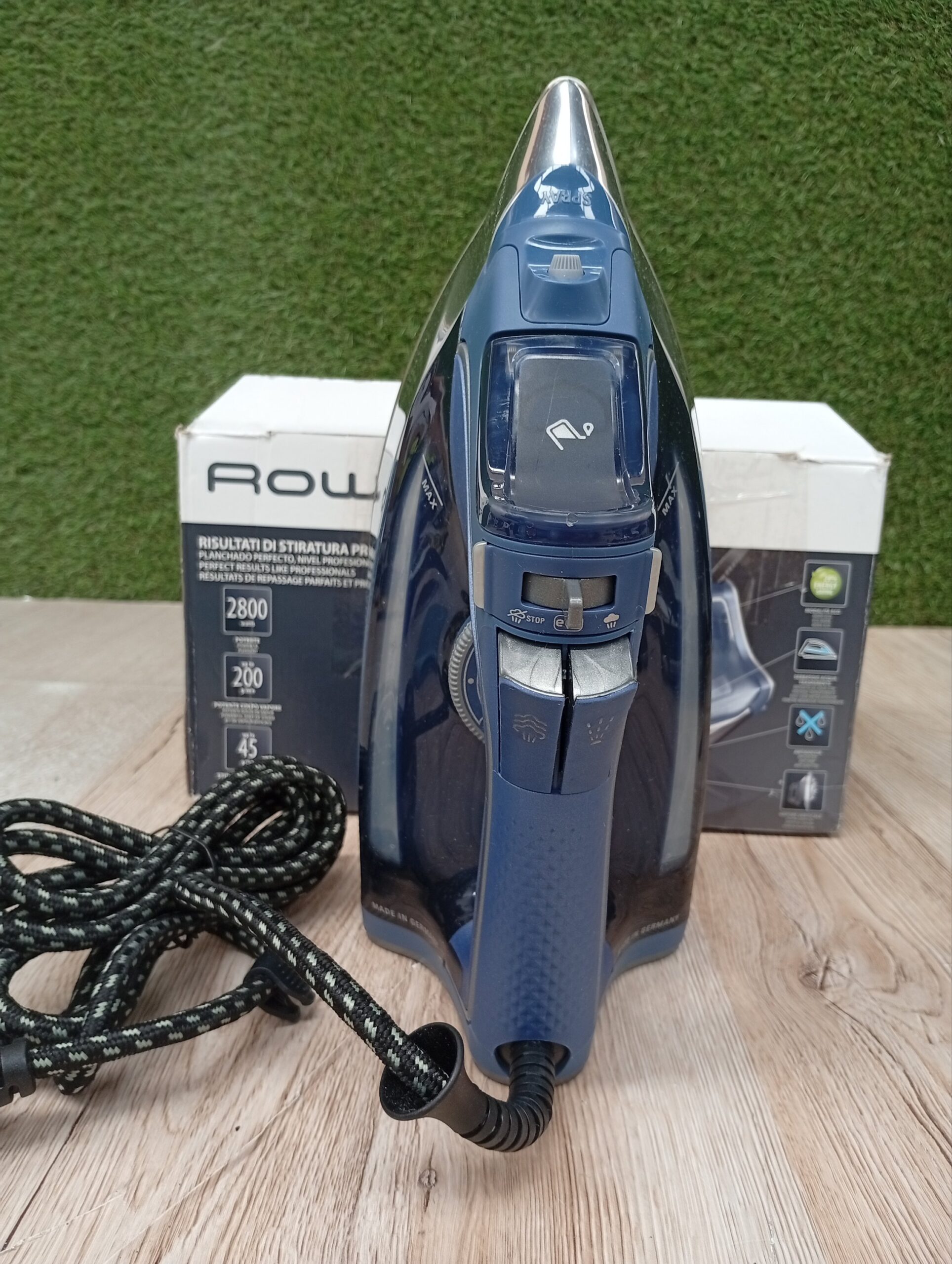 Plancha de ropa con golpe 200 vapor continuo de 40 g/min - Azul - Rowenta - Imagen 6