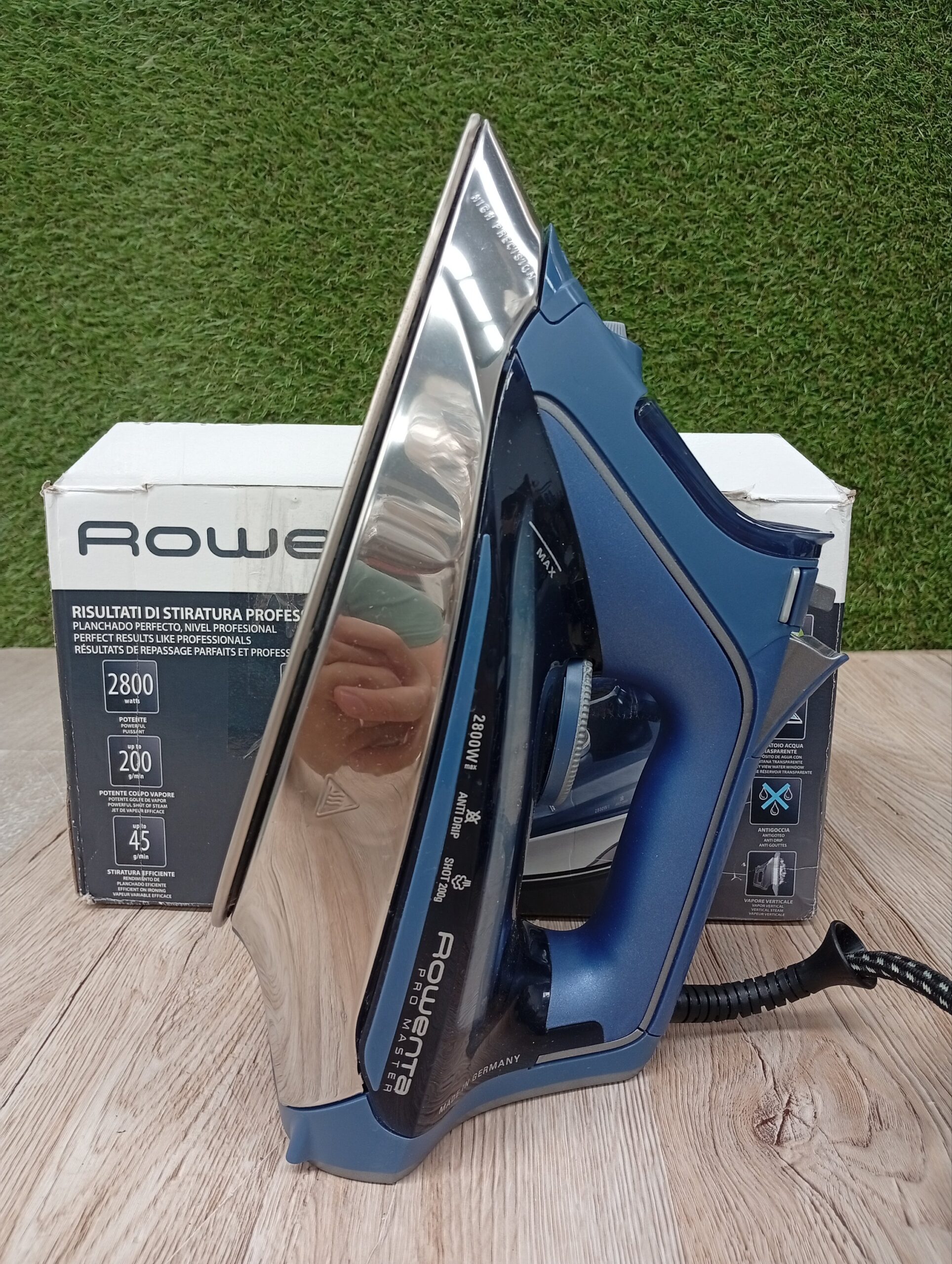 Plancha de ropa con golpe 200 vapor continuo de 40 g/min - Azul - Rowenta - Imagen 7
