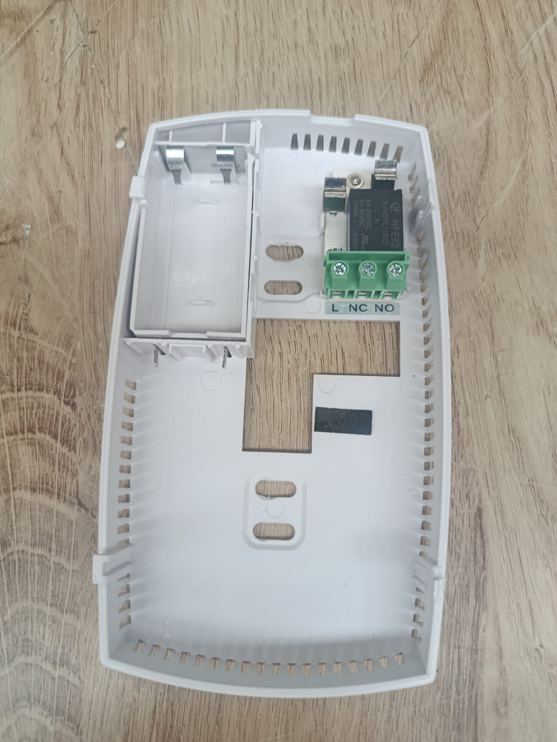 VEMER VE618500 CM100 - Termostato mural programable con interruptor para calderas - Imagen 6