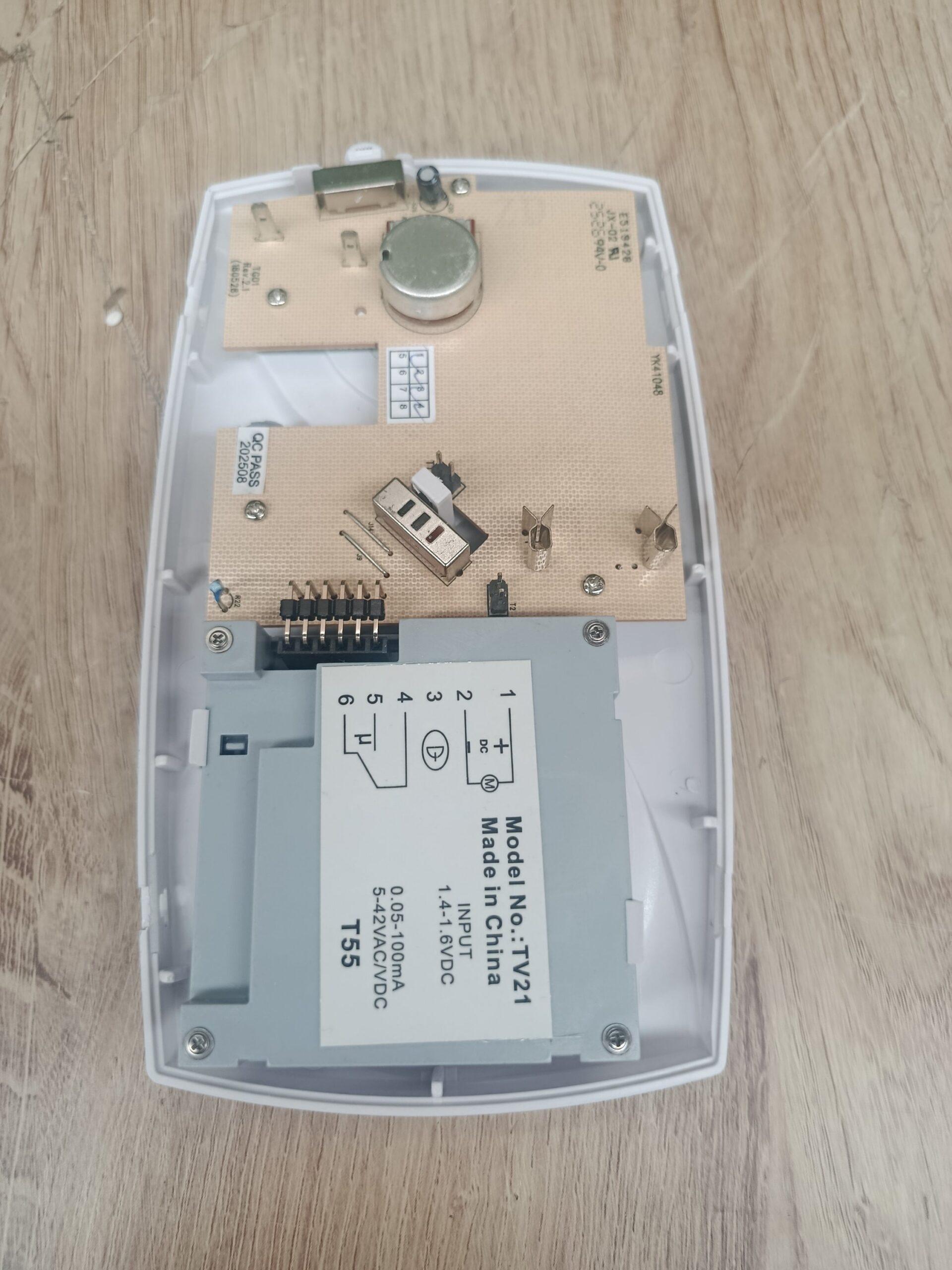 VEMER VE618500 CM100 - Termostato mural programable con interruptor para calderas - Imagen 7