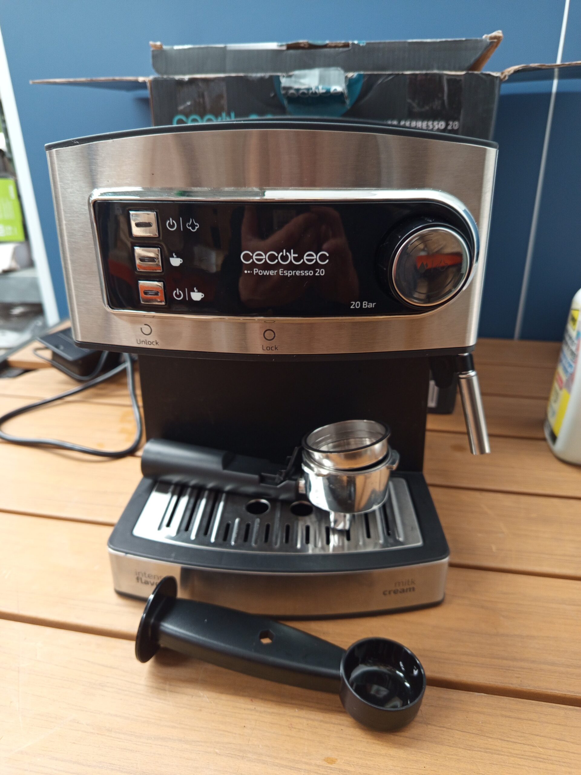 Cecotec Cafetera Express para Espresso y Cappuccino Power Espresso 20. 850W. - Imagen 4