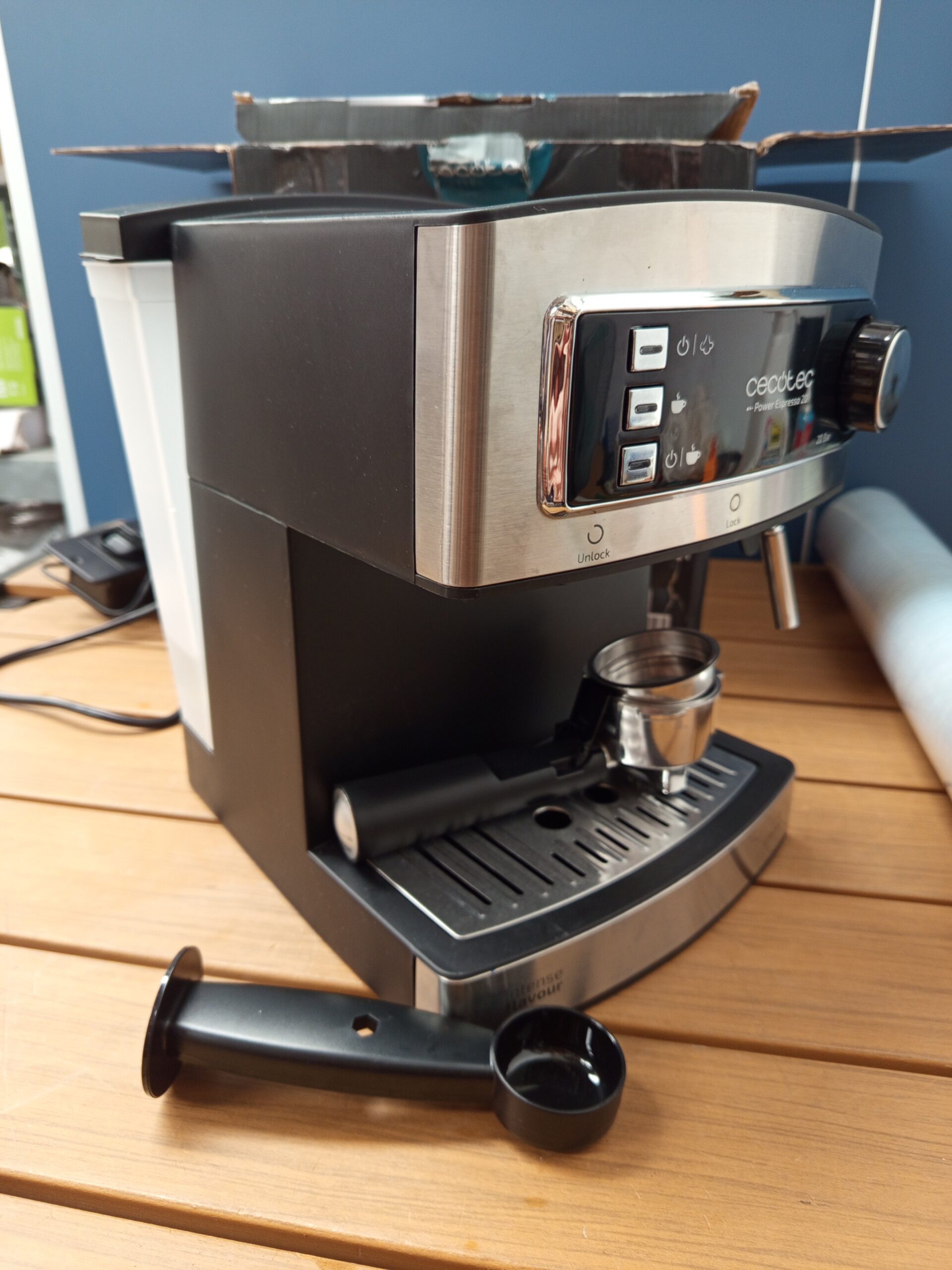 Cecotec Cafetera Express para Espresso y Cappuccino Power Espresso 20. 850W. - Imagen 3