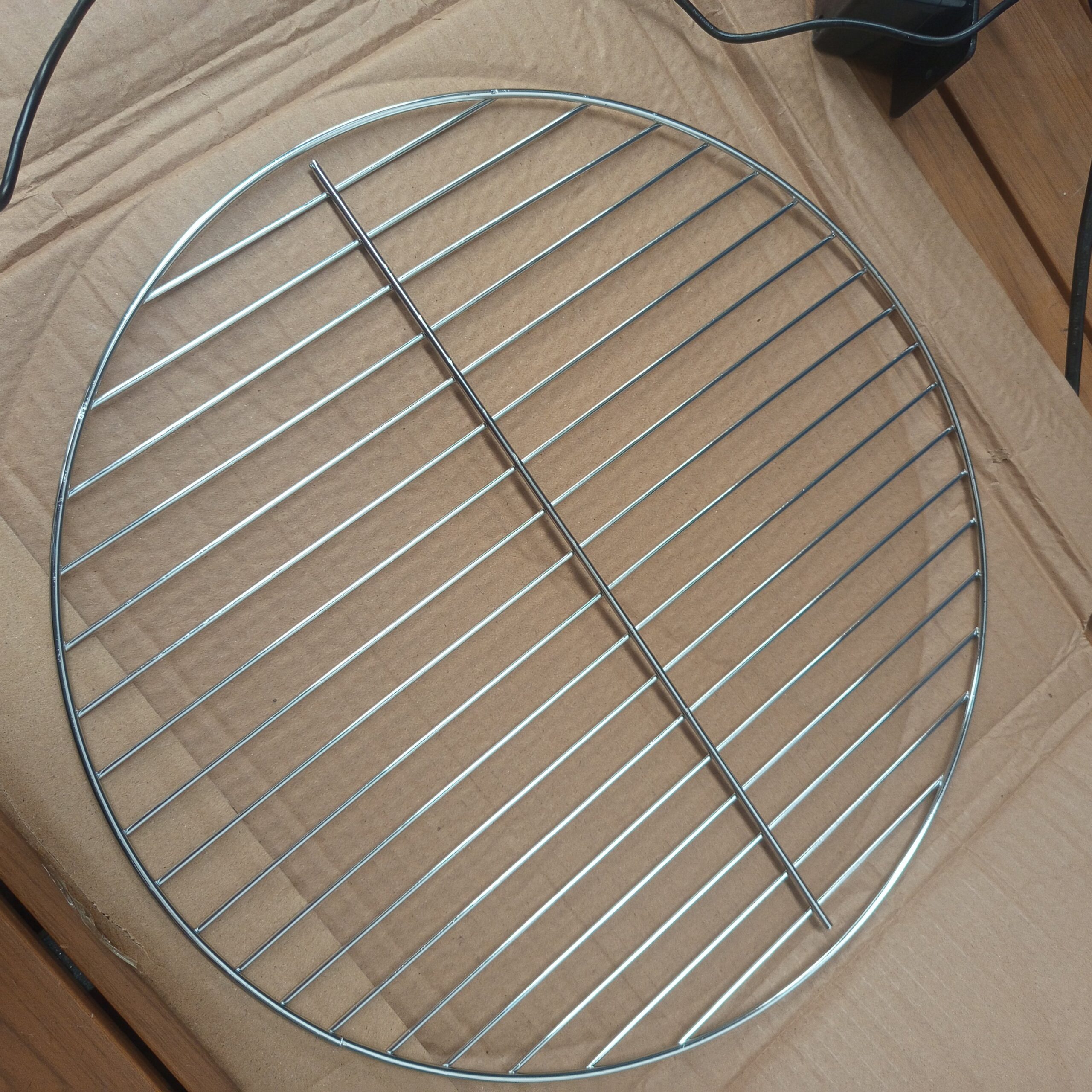 Amazon Basics - Rejillas para Parrilla, 37.4 cm, Paquete de 2, Plateadas - Imagen 2