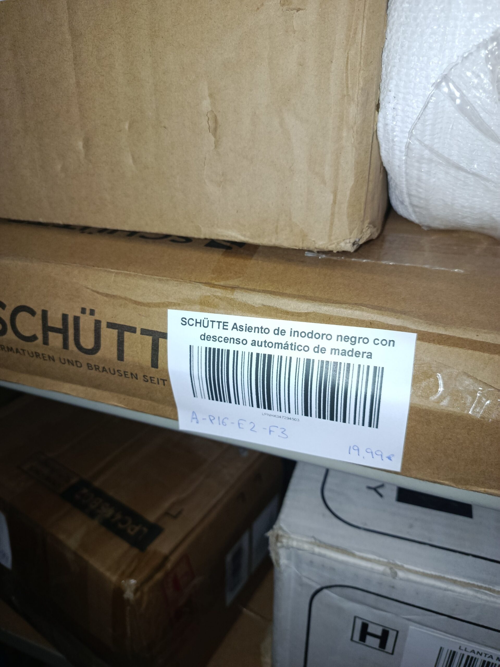 SCHÜTTE Asiento de inodoro negro con descenso automático de madera - Imagen 7