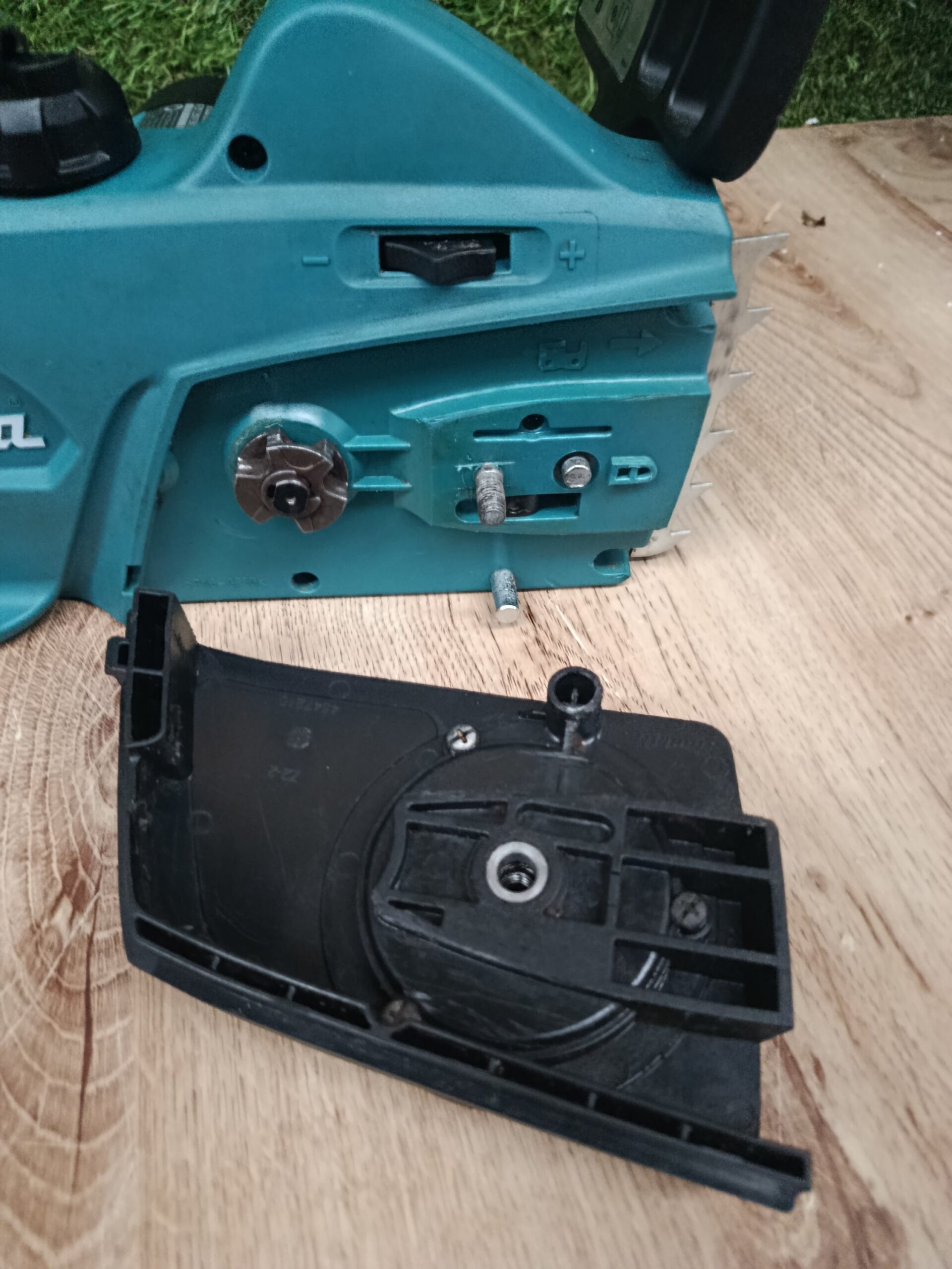Motosierra eléctrica Makita UC3541A 1.800 W 14,5 m/s 350 mm. - Imagen 3