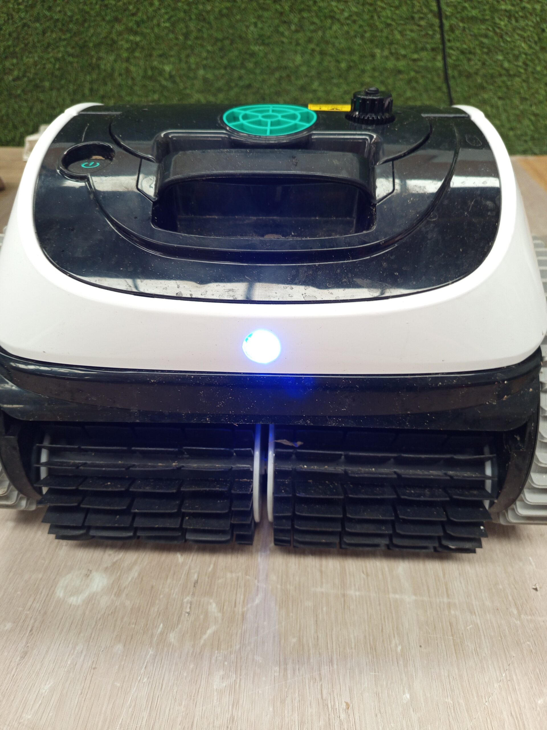 WYBOT C1 Robot Limpiafondos Piscina con Planificación - Imagen 2