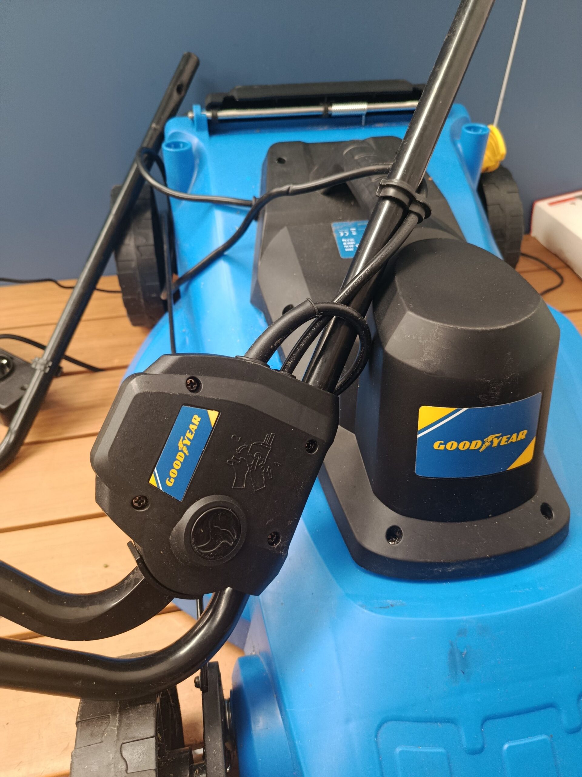 Goodyear-Cortacésped Eléctrico Rotativo 1800W, Corte 40cm. - Imagen 4