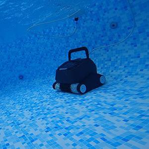 ROBOT DE LIMPIEZA DE FONDOS Y PAREDES DE PISCINA - Imagen 2