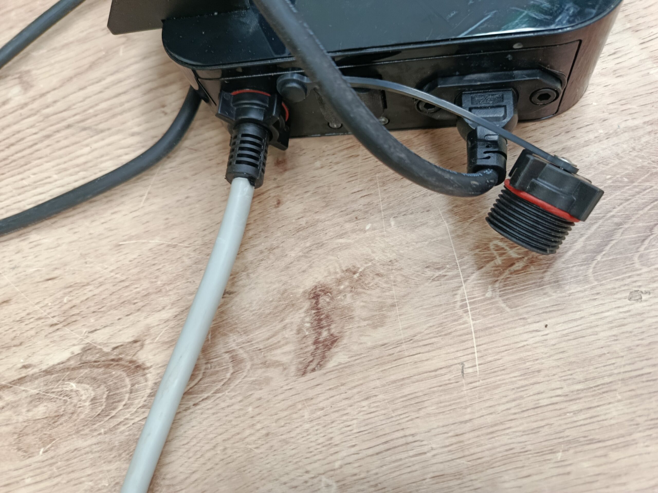ROBOT DE LIMPIEZA DE FONDOS Y PAREDES DE PISCINA - Imagen 13