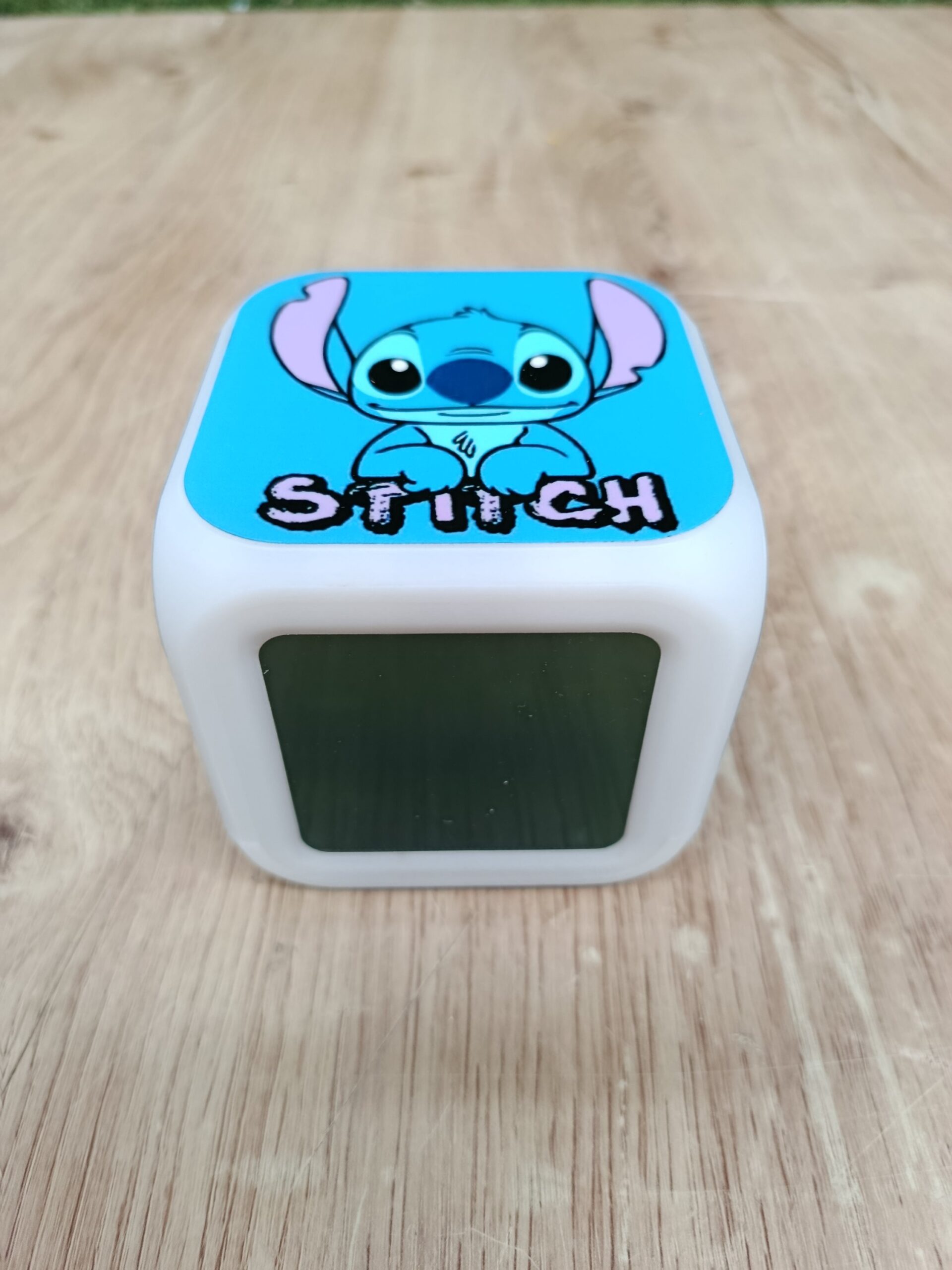 DESPERTADOR DIGITAL STITCH, CON LUZ - Imagen 3
