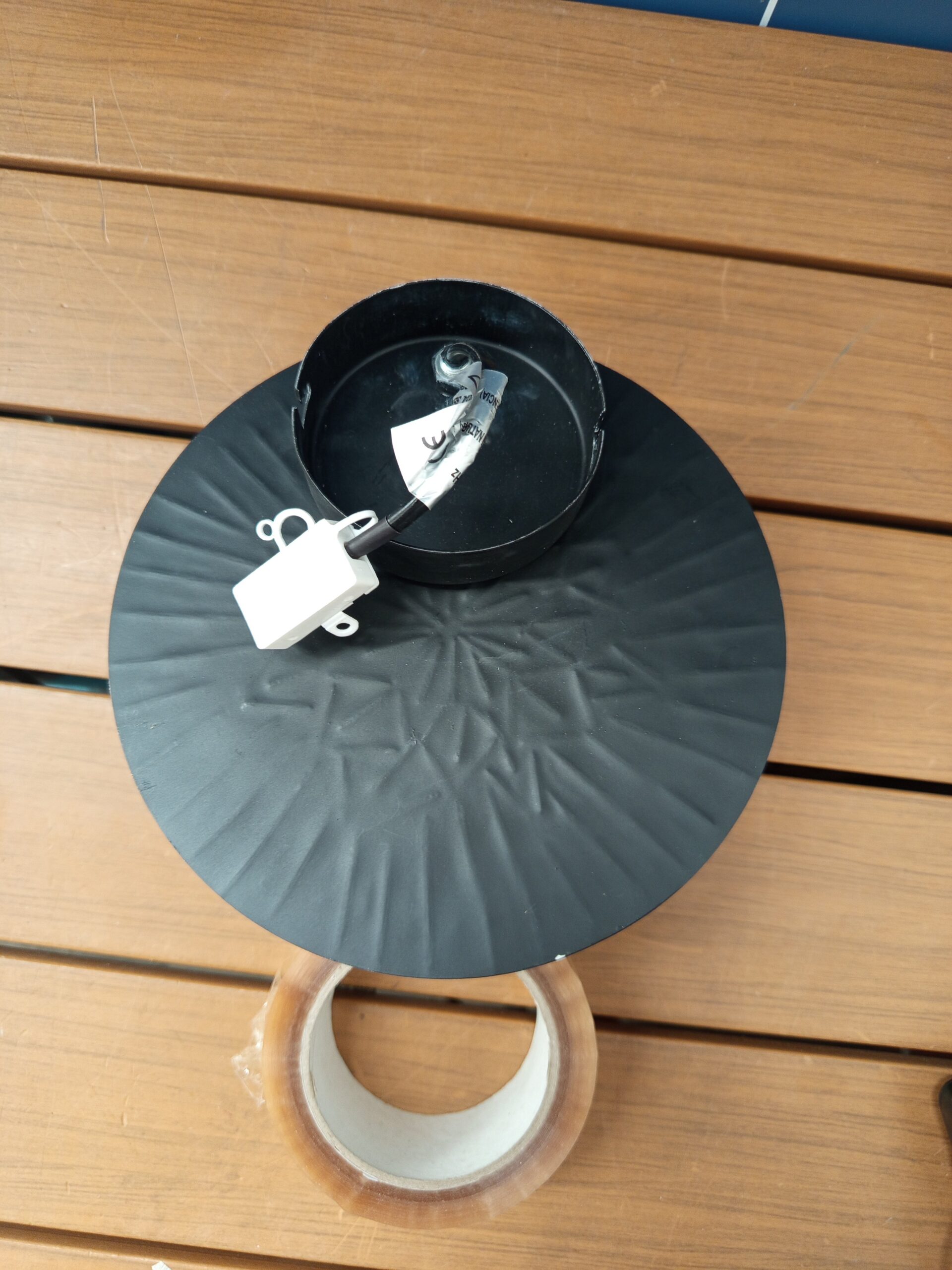 Aplique 20x7x20 Metal -- Negro/Dorado. - Imagen 5
