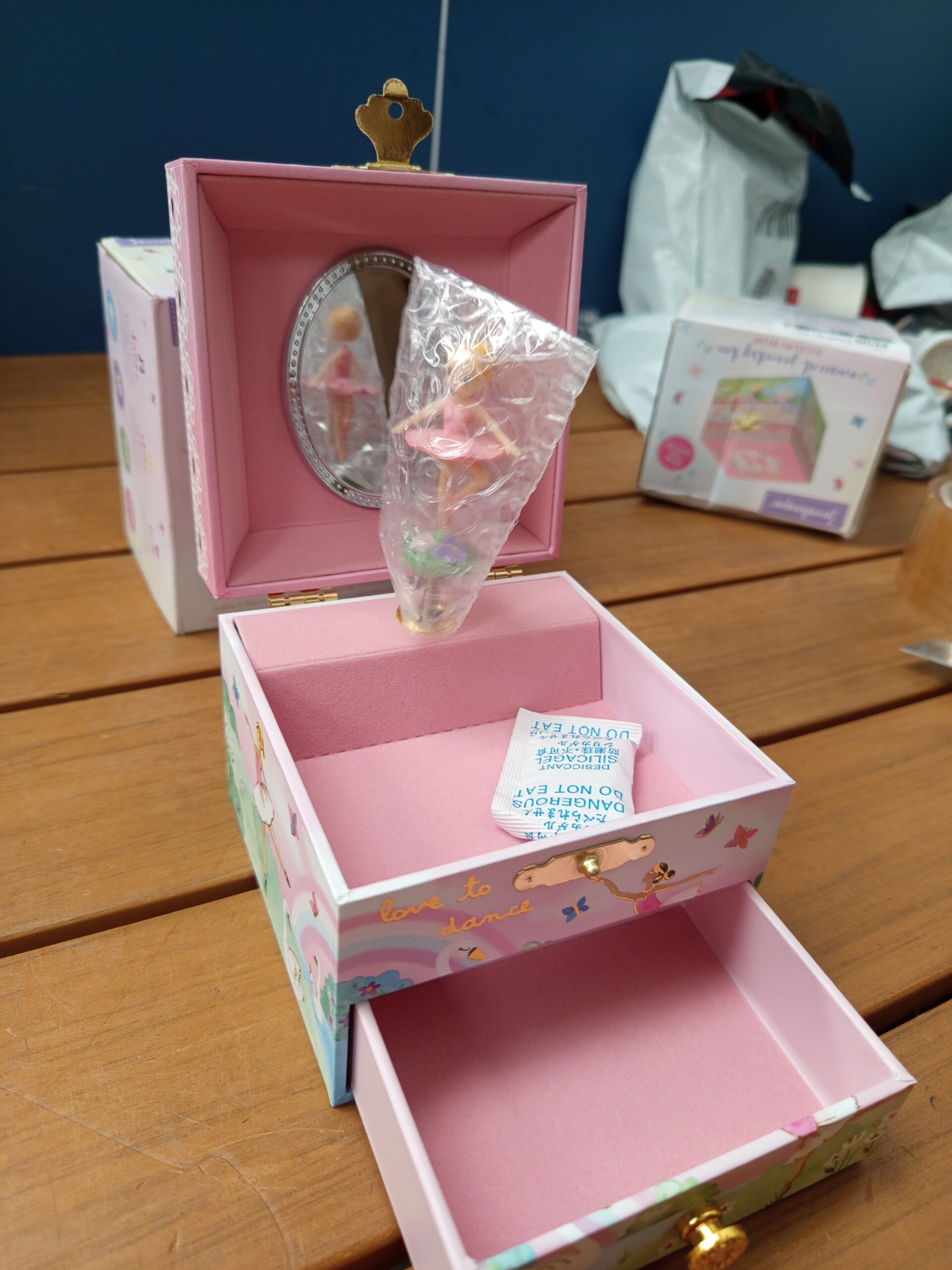 JewelKeeper es el diseñador líder de joyeros musicales para niñas. - Imagen 2