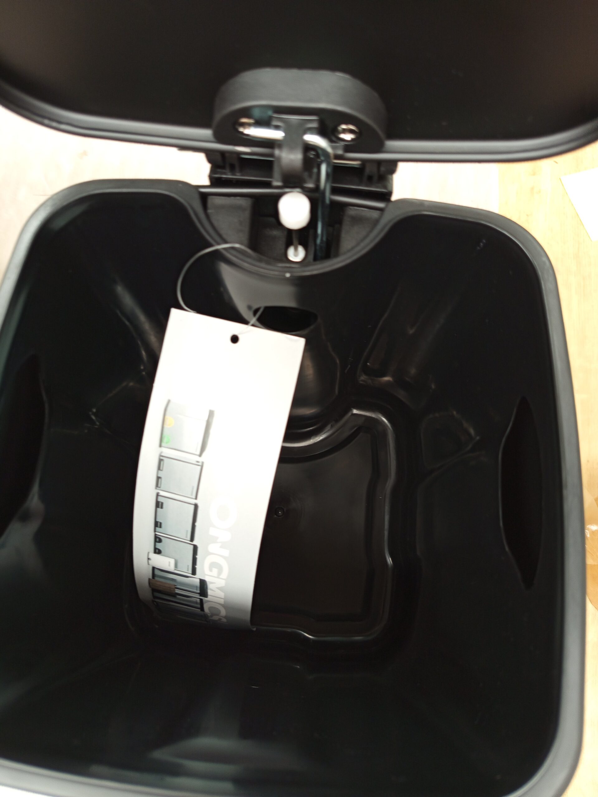 SONGMICS 6 L Cubo Basura Compacta, LTB590B0602 - Imagen 5