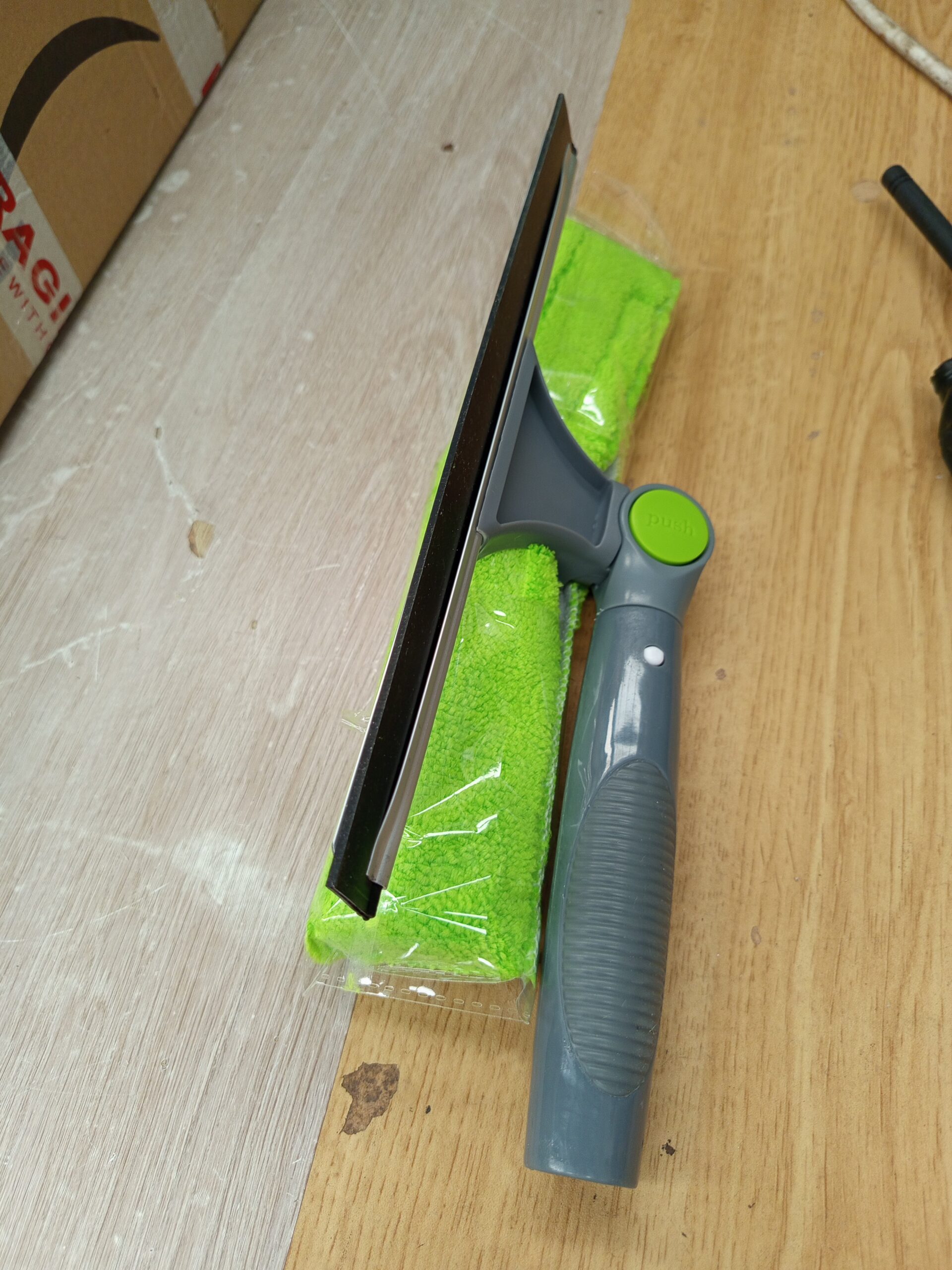 Amazon Basics Limpiacristales extensible - Imagen 5