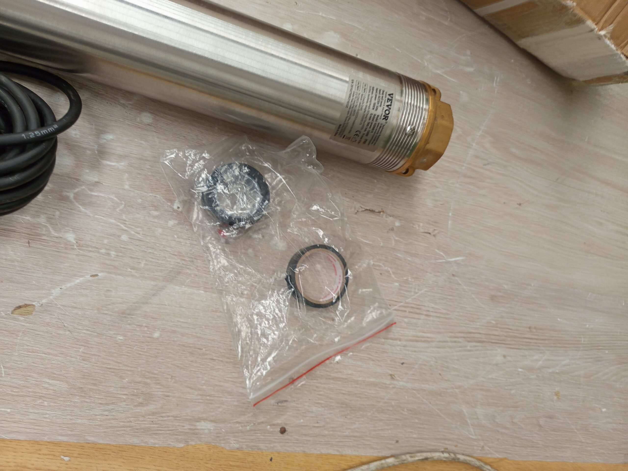 VEVOR Bomba Sumergible para Pozo Profundo - Imagen 3