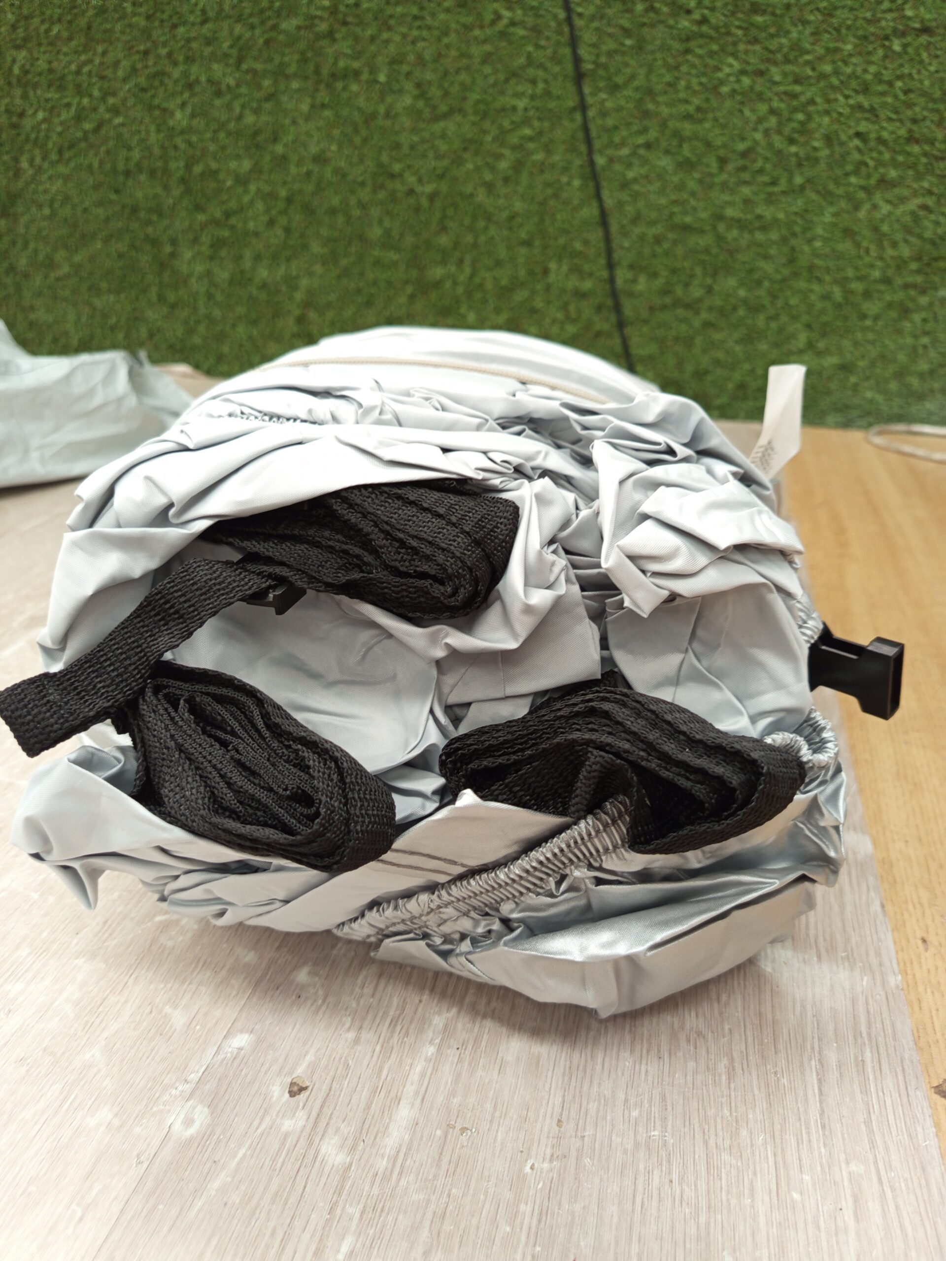 Amazon Basics – Funda resistente a la intemperie para vehículo - Imagen 5