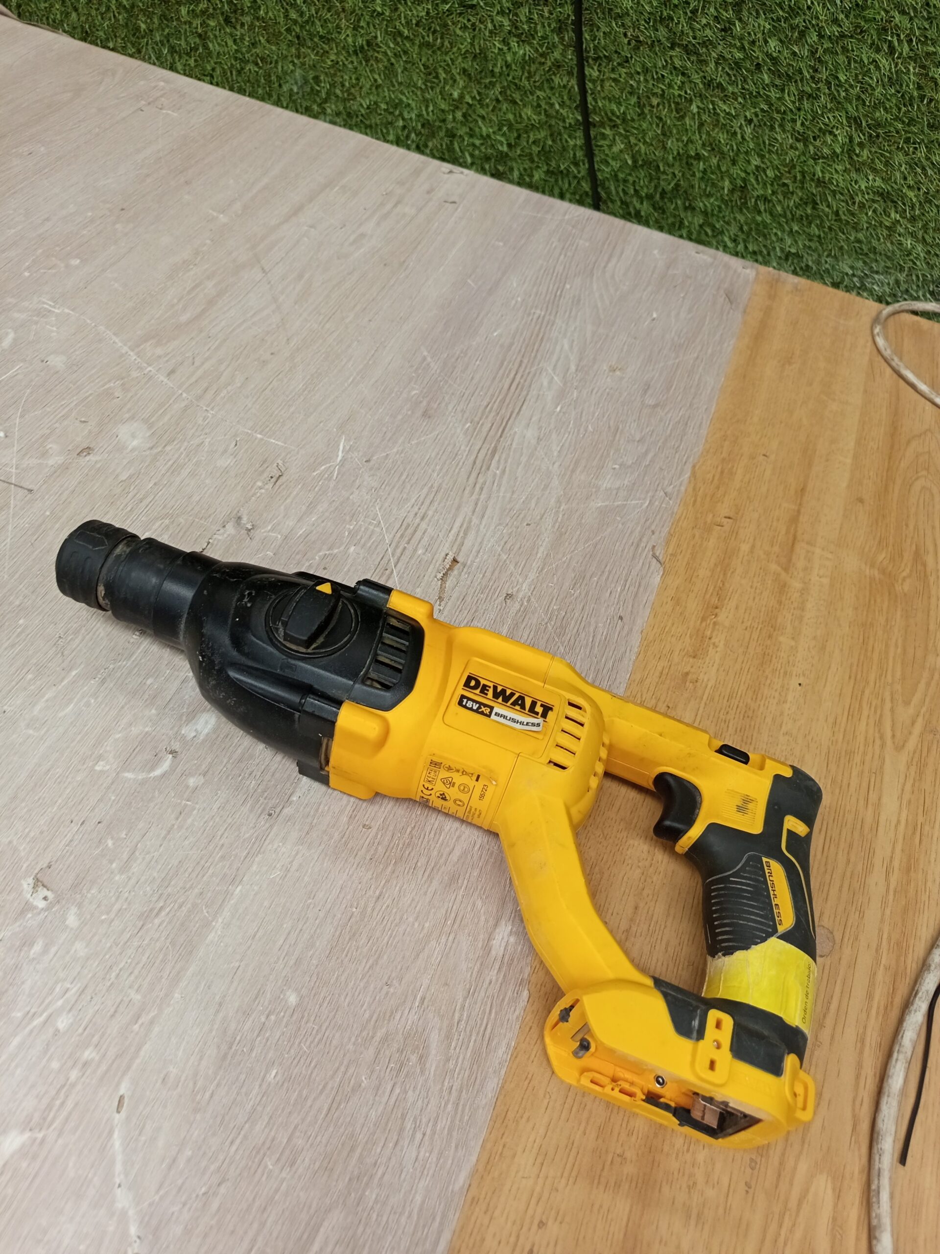 DEWALT Taladro Percutor SDS-Plus - Imagen 6