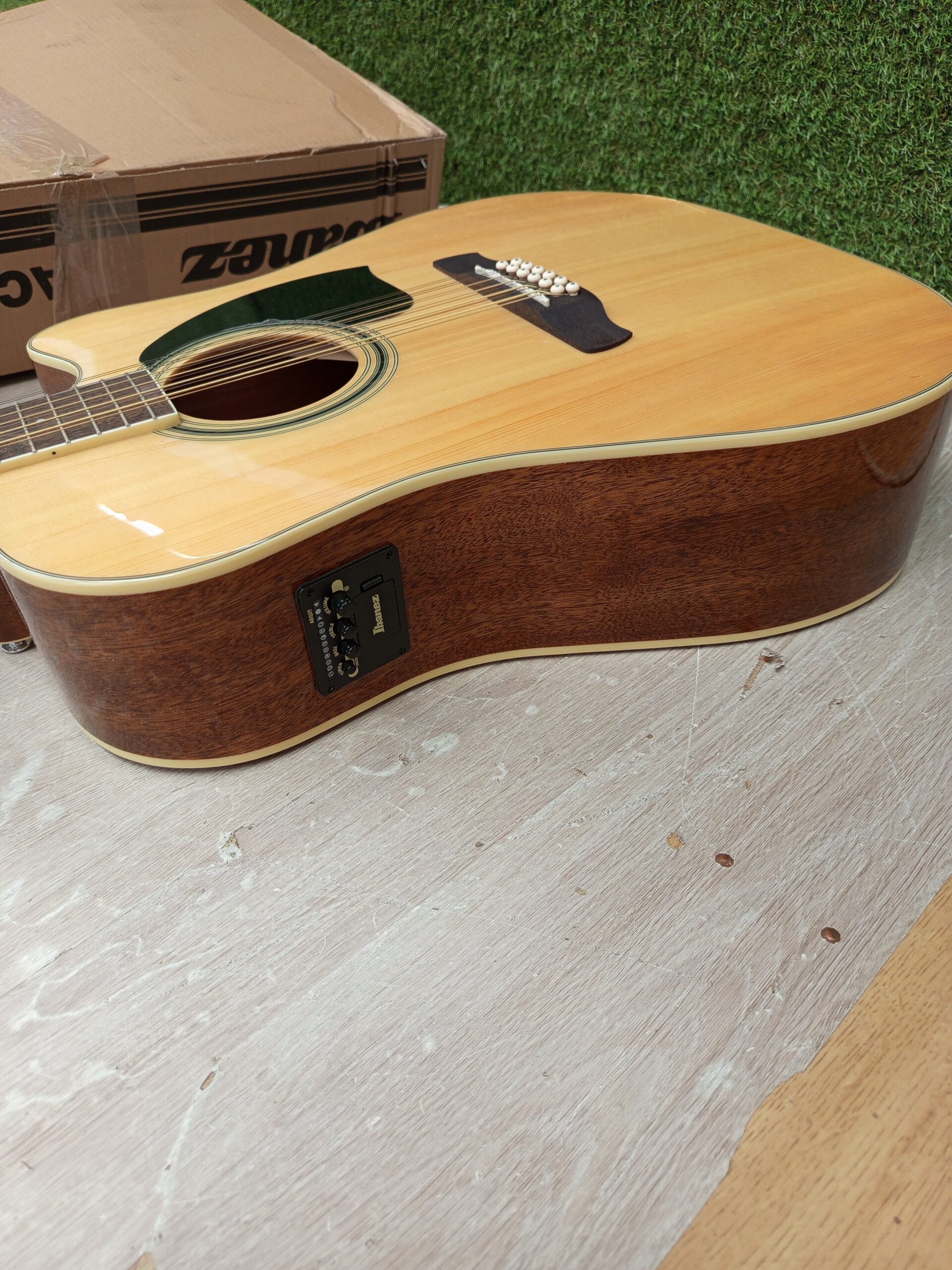 Ibanez Performance Series PF1512CE-NT. - Imagen 5