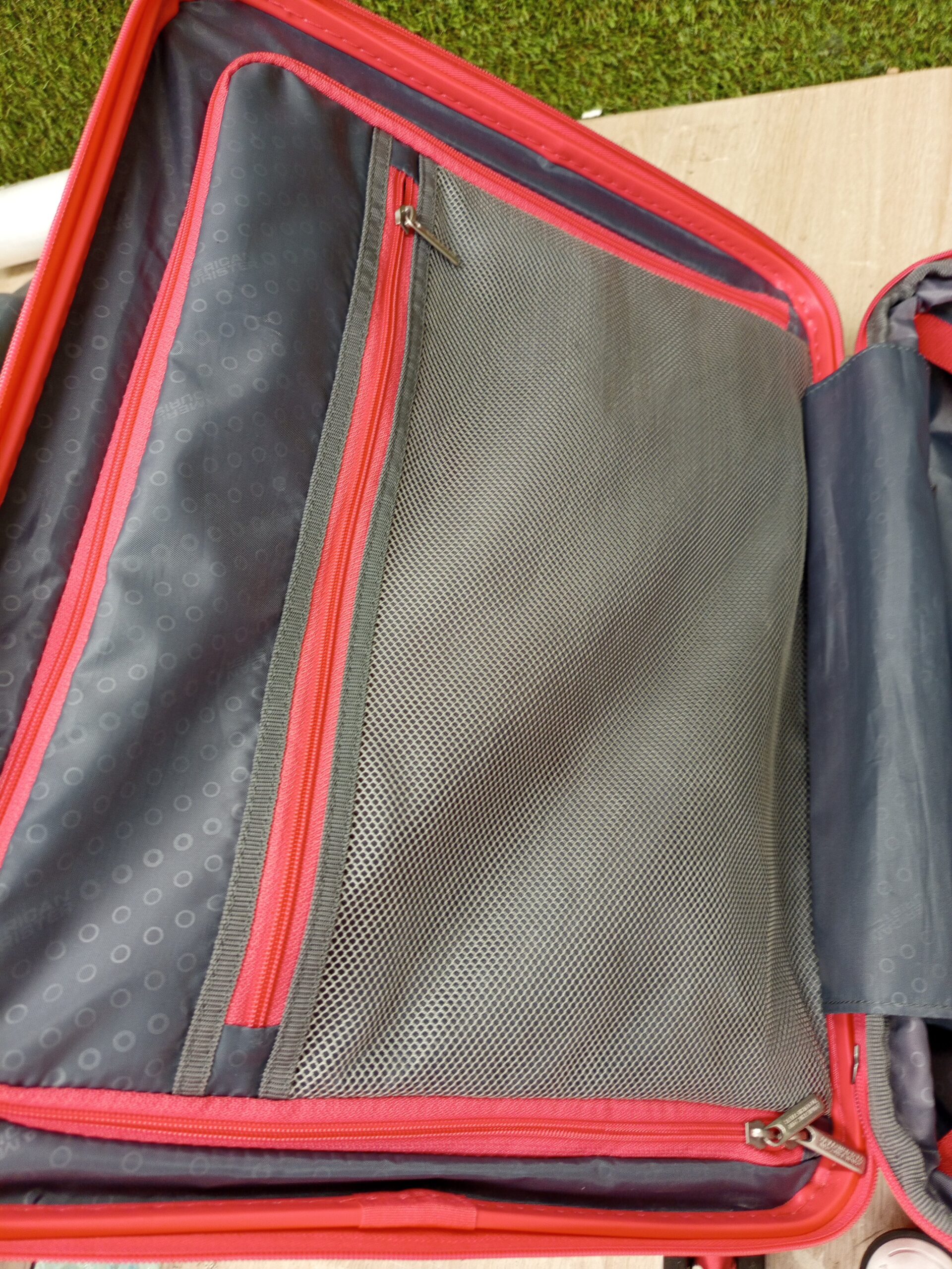 Maleta American Tourister Soundbox - Imagen 4