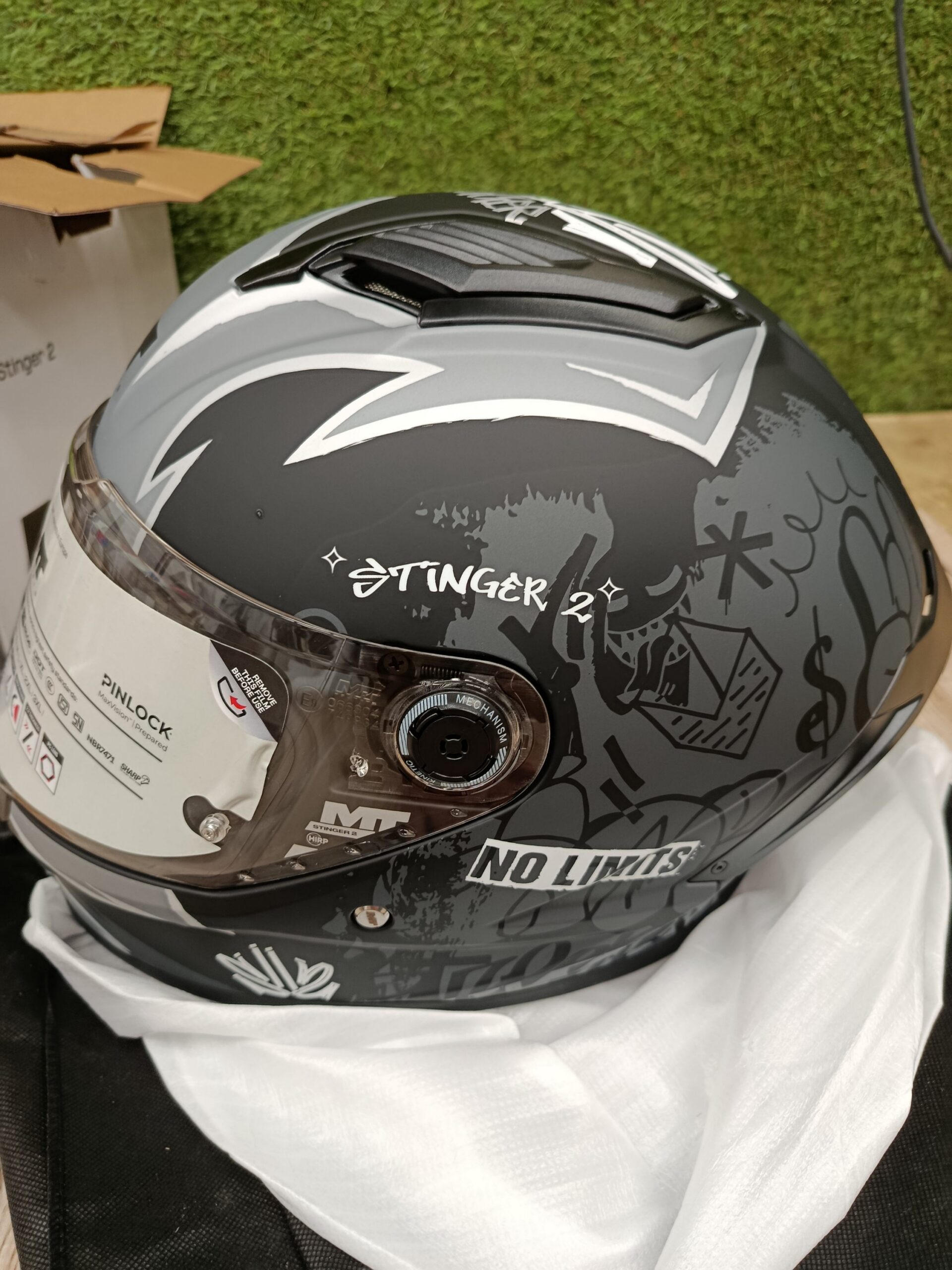 MT HELMETS STINGER 2 CASCO MOTO - Imagen 4