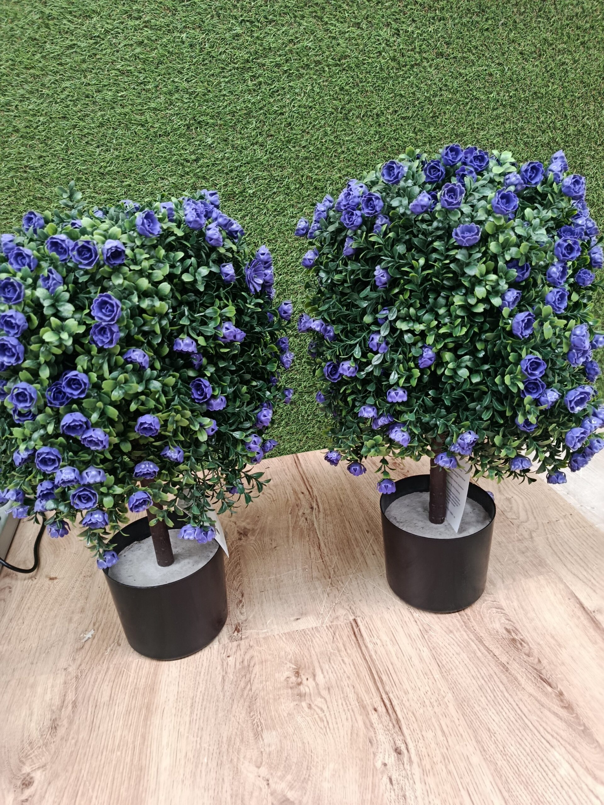 COSTWAY HZ10324PU-2 Árbol Artificial Con Flores Lilas y Hojas Verdes - Imagen 4