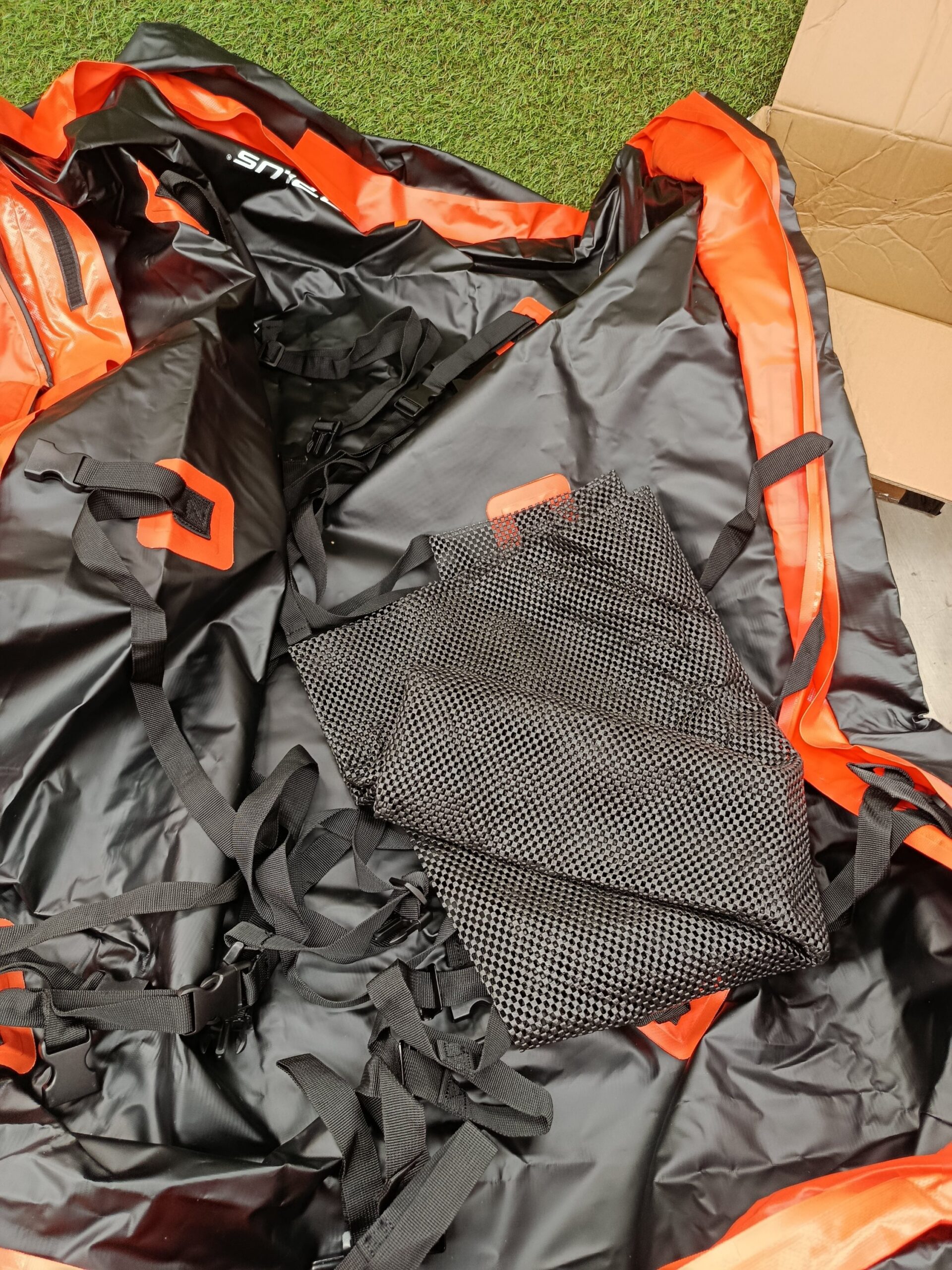 COSTWAY BG51853OR Cofre de techo impermeable - Imagen 3