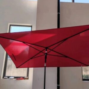 COSTWAY NP12366WN Sombrilla rectangular roja para balcón o jardín