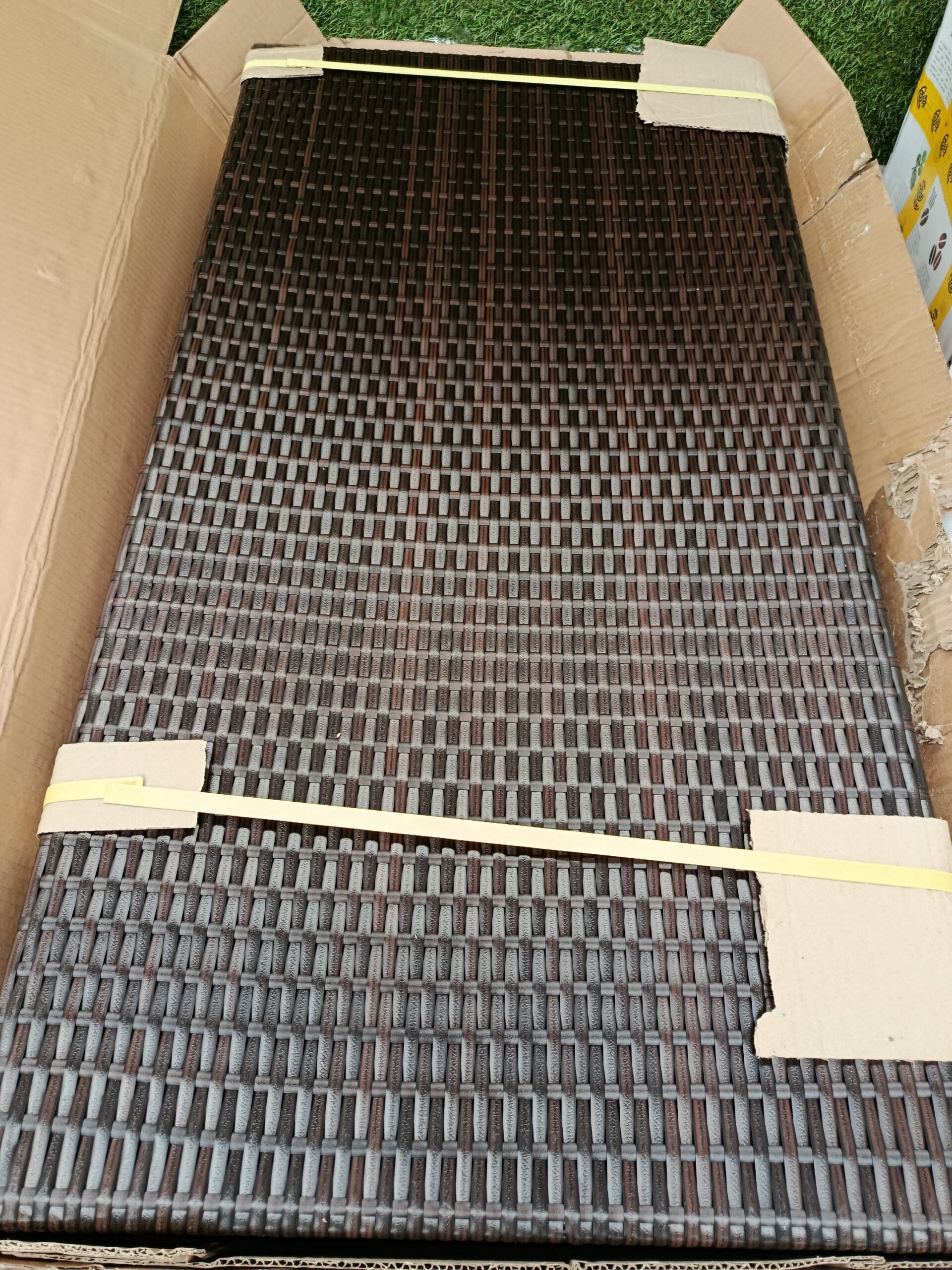 COSTWAY HW71006BN Caja de almacenamiento exterior de mimbre de polietileno de 2 niveles - Imagen 4