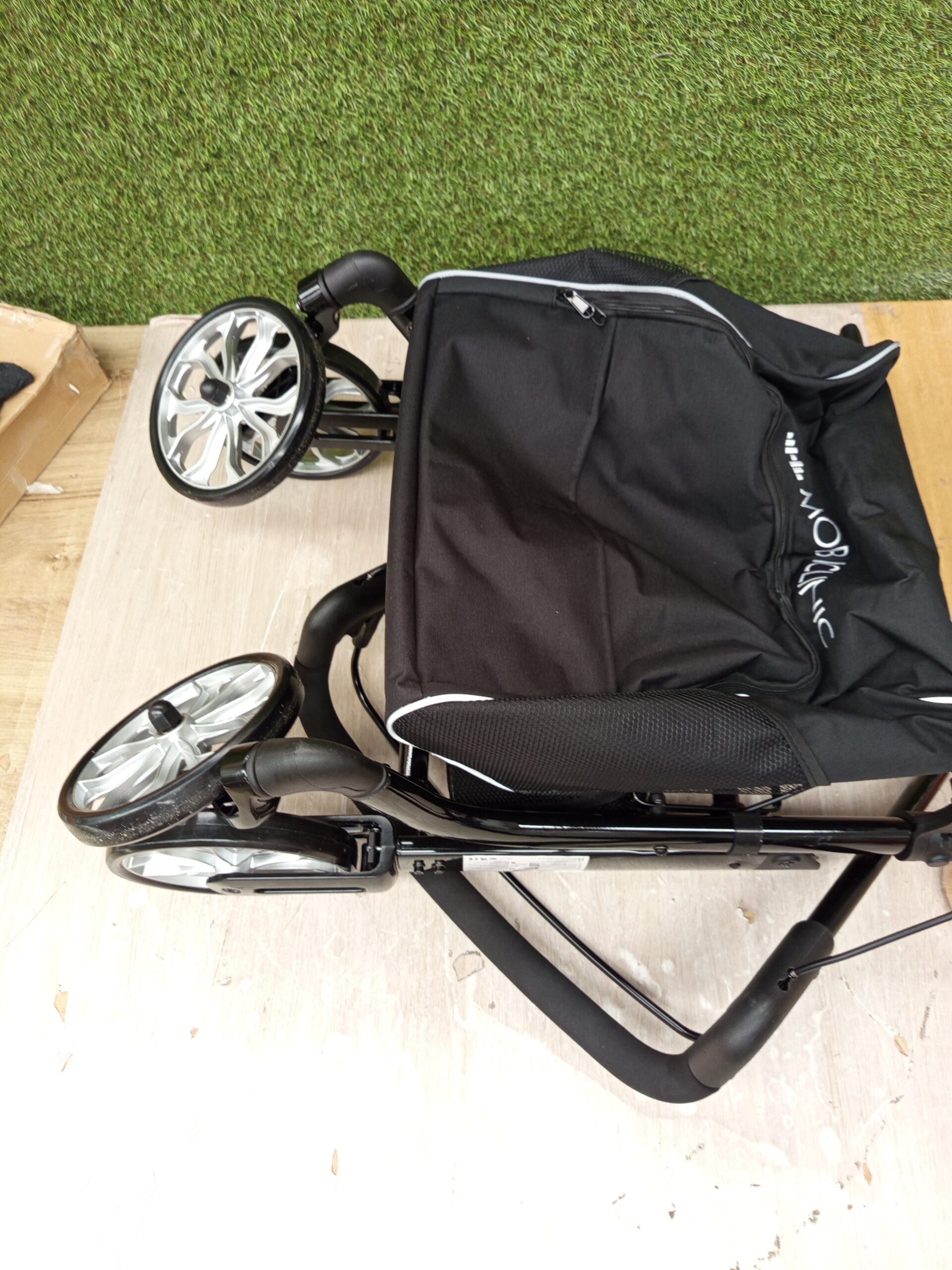 Andador Para La Compra Con Mochila Mobiclinic - Imagen 7