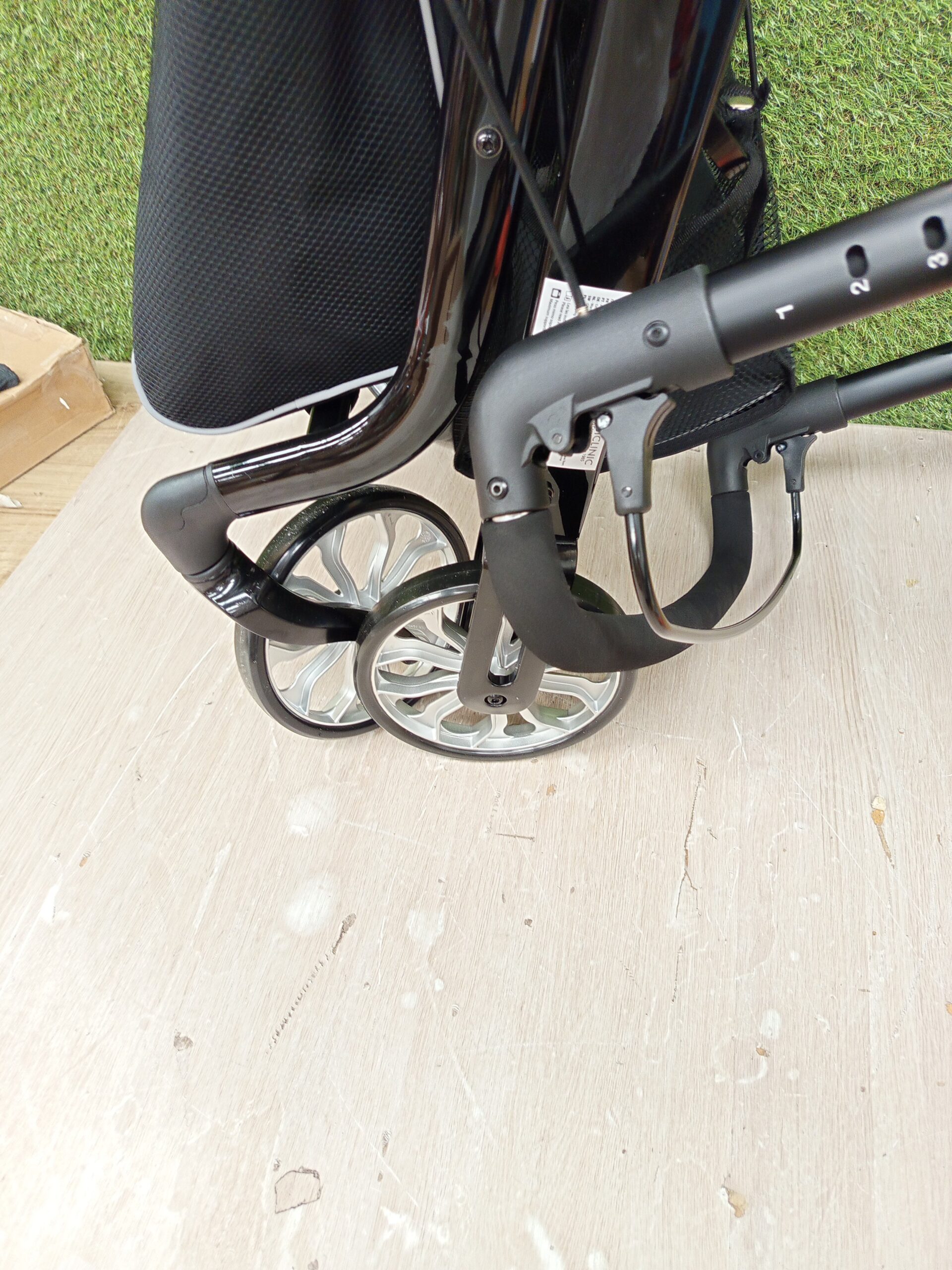 Andador Para La Compra Con Mochila Mobiclinic - Imagen 3