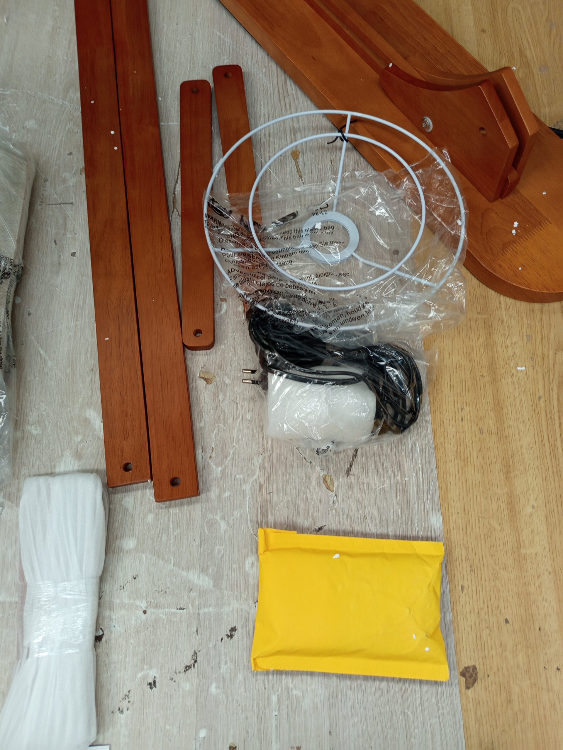 COSTWAY Lámpara de Pie Madera - Imagen 3