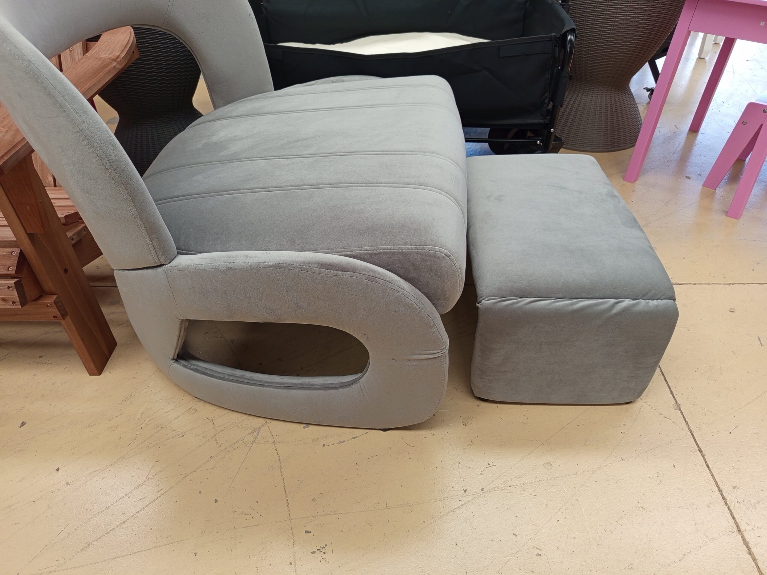 Sillón auxiliar gris Costway con otomana - Imagen 3