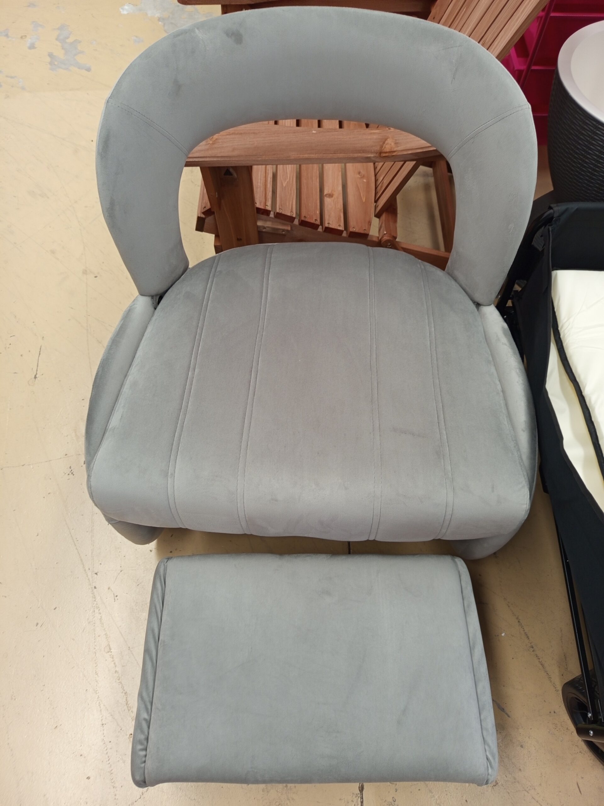Sillón auxiliar gris Costway con otomana - Imagen 5